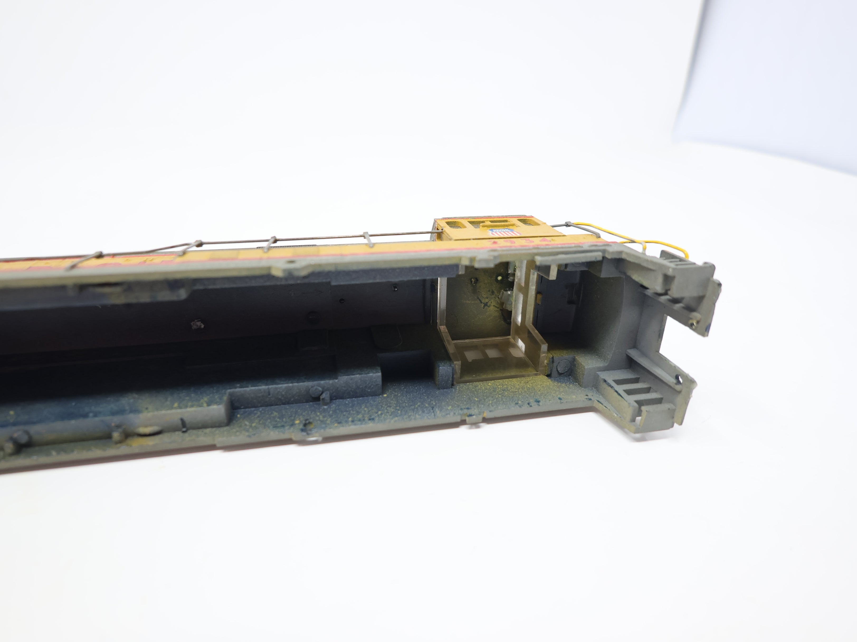 USED Athearn HO Scale U30C Diesel Locomotive Shell Only Union Pacific UP #2934 Weathered