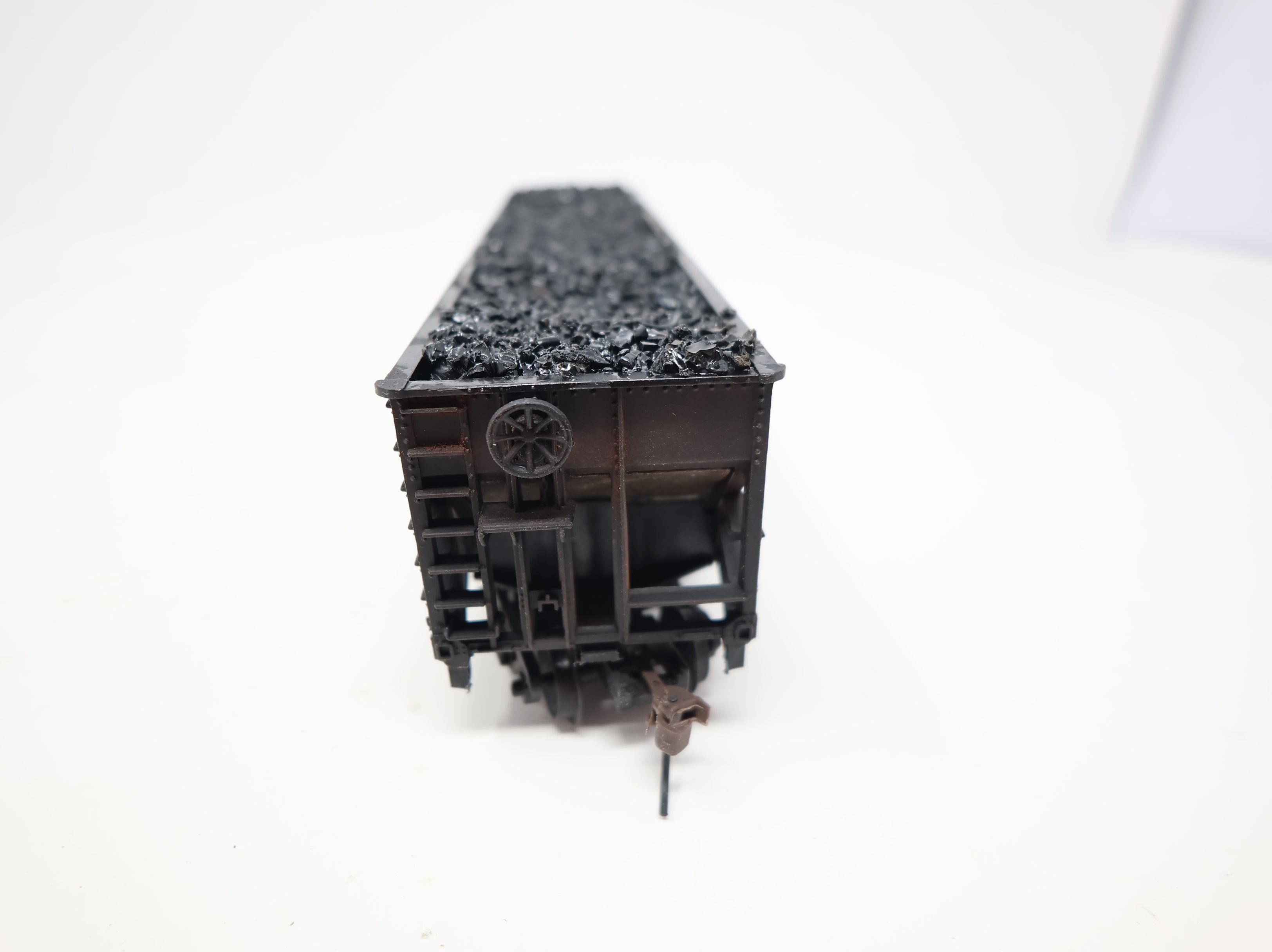 USED HO Scale 3 Bay Open Hopper w/ Coal Load Reading RDG #61622 Weathered