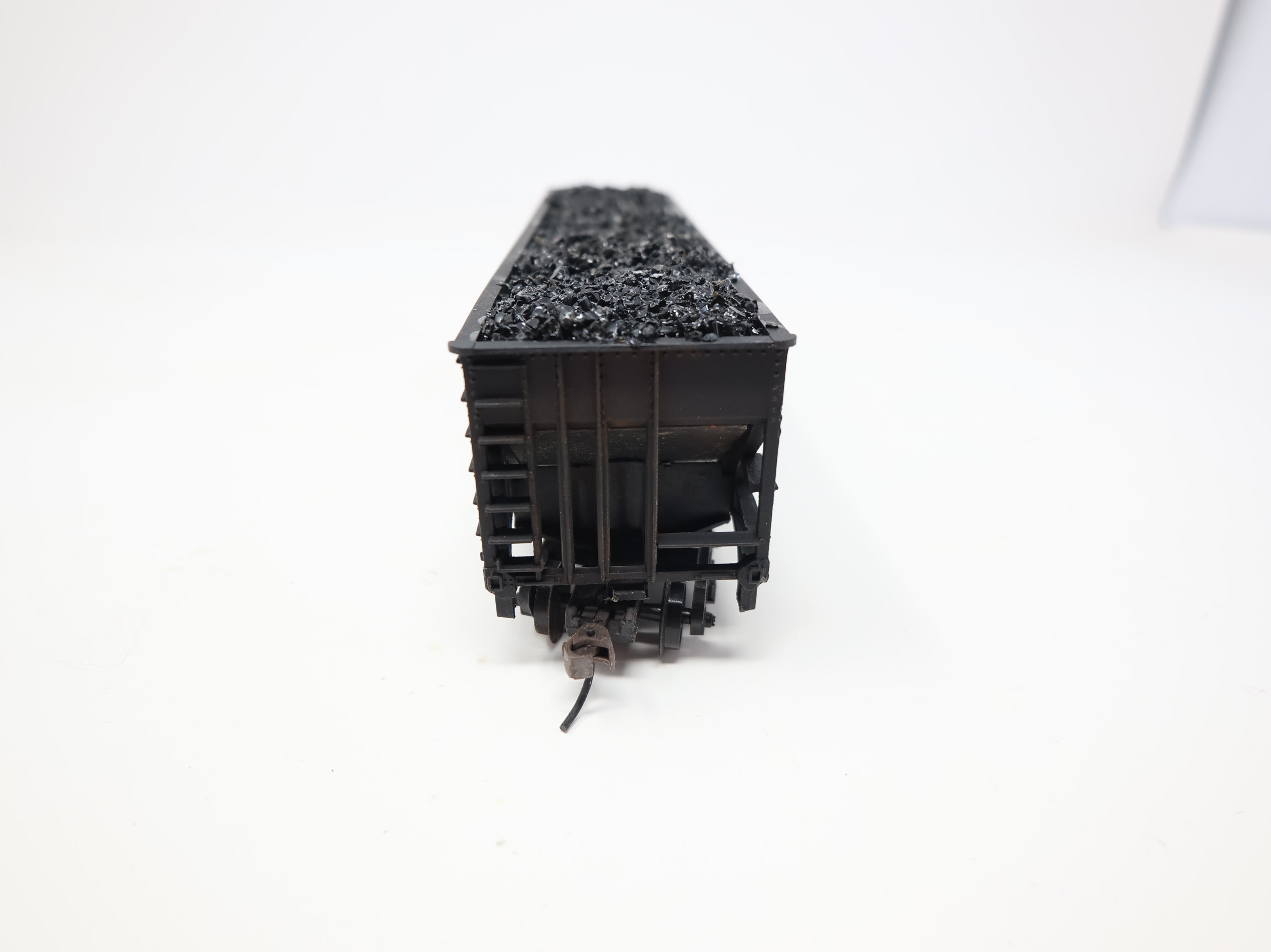 USED HO Scale 3 Bay Open Hopper w/ Coal Load Reading RDG #91622 Weathered