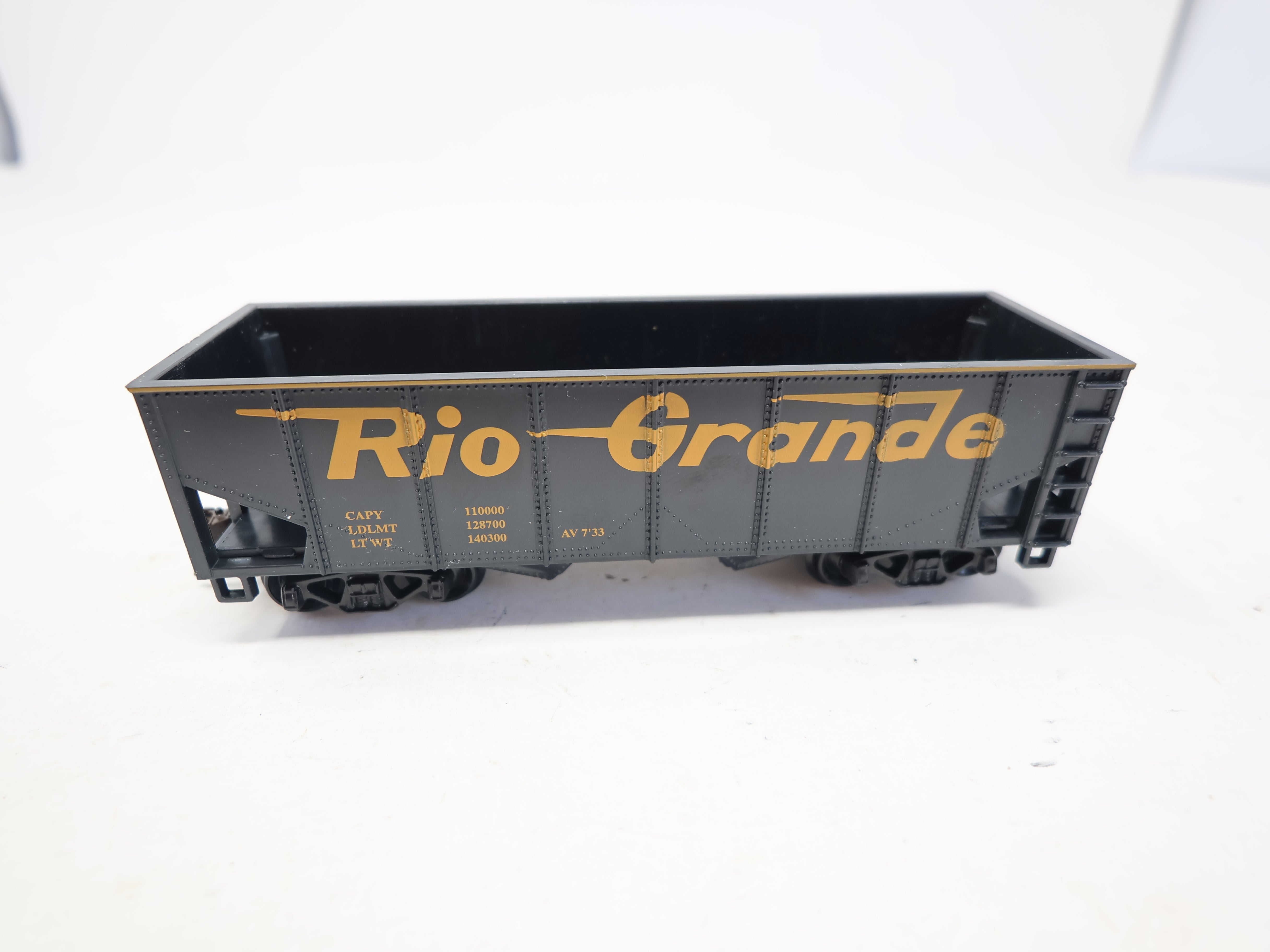 USED Model Power 98069 HO Scale, 36' 2 Bay Open Hopper, Rio Grande