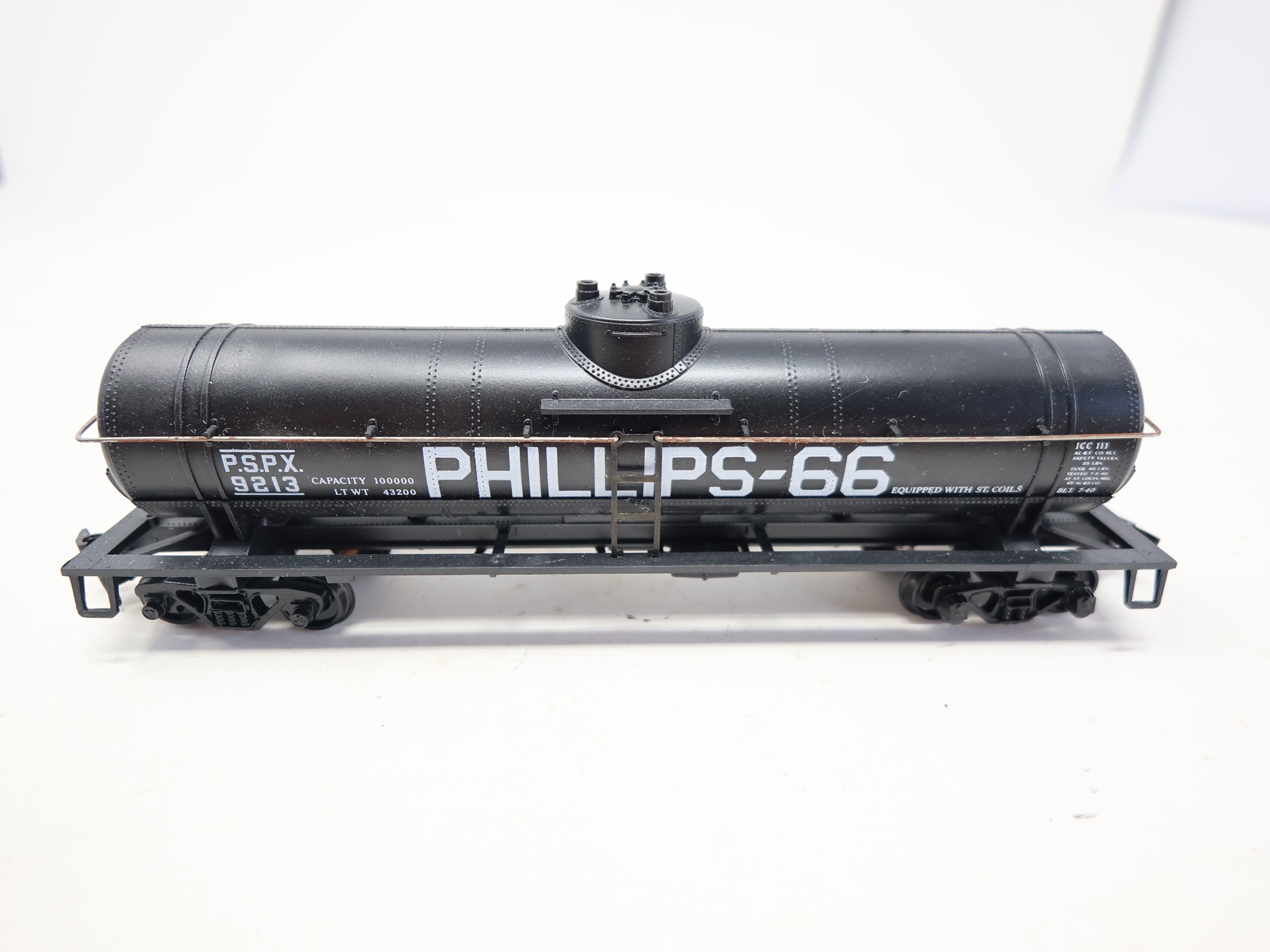 USED Athearn 1572 HO Scale, Single Dome Tank Car, Phillips 66 PSPX #9213