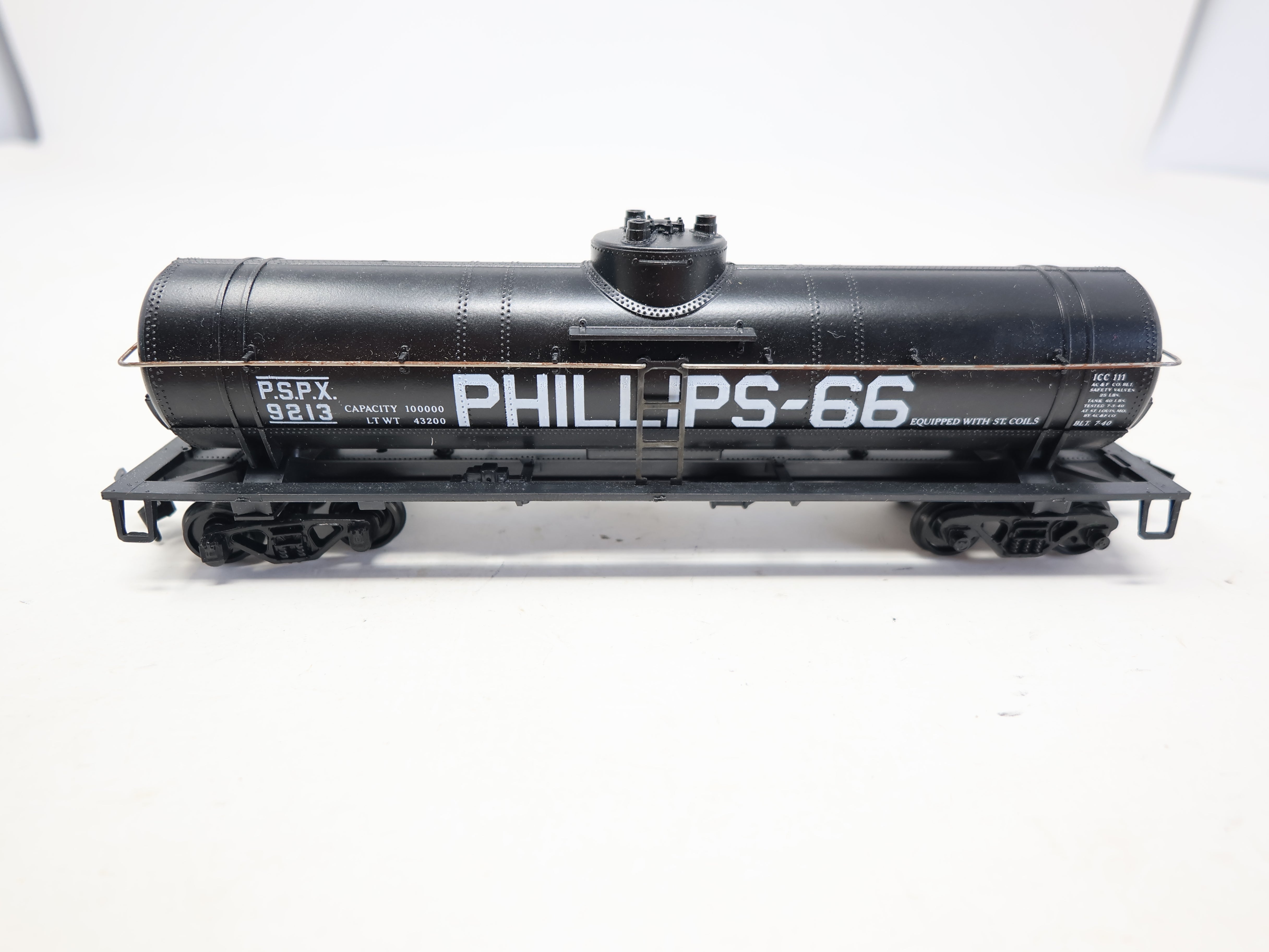 USED Athearn 1572 HO Scale, Single Dome Tank Car, Phillips 66 PSPX #9213