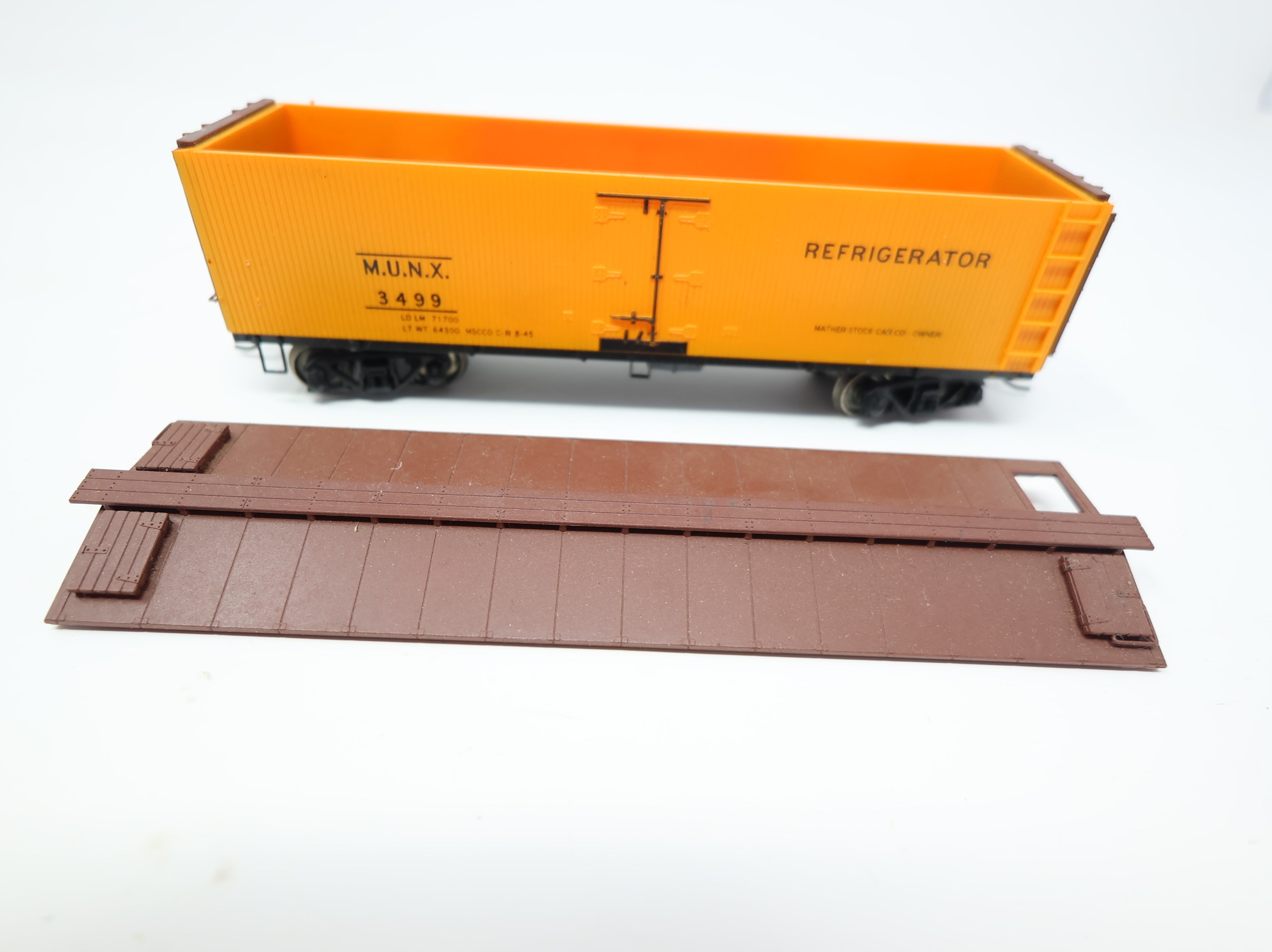 USED HO Scale 37' Wooden Reefer Box Car Mather MUNX #3499