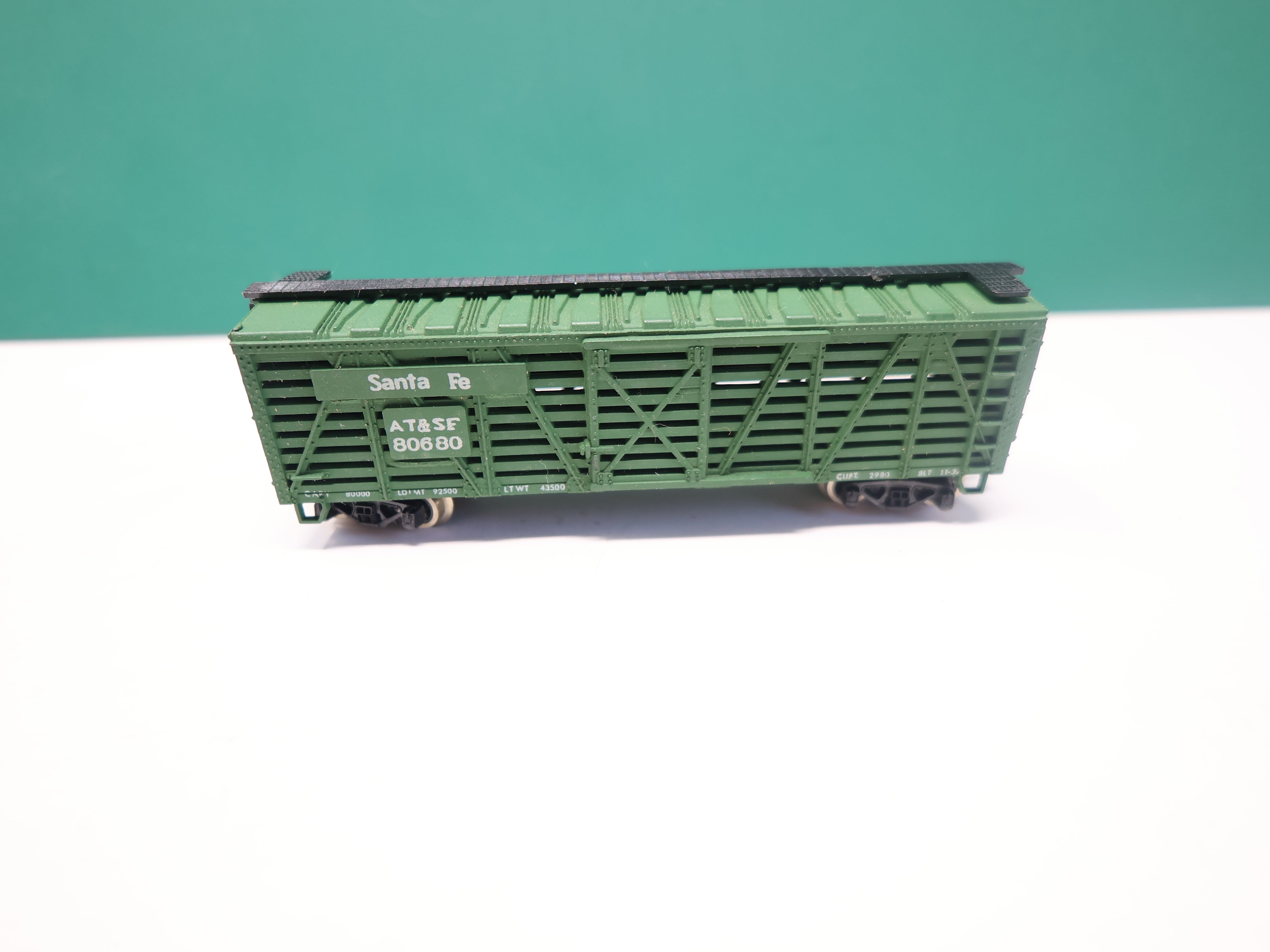 USED TRIX N Scale, 40' Stock Car, Santa Fe ATSF #80680