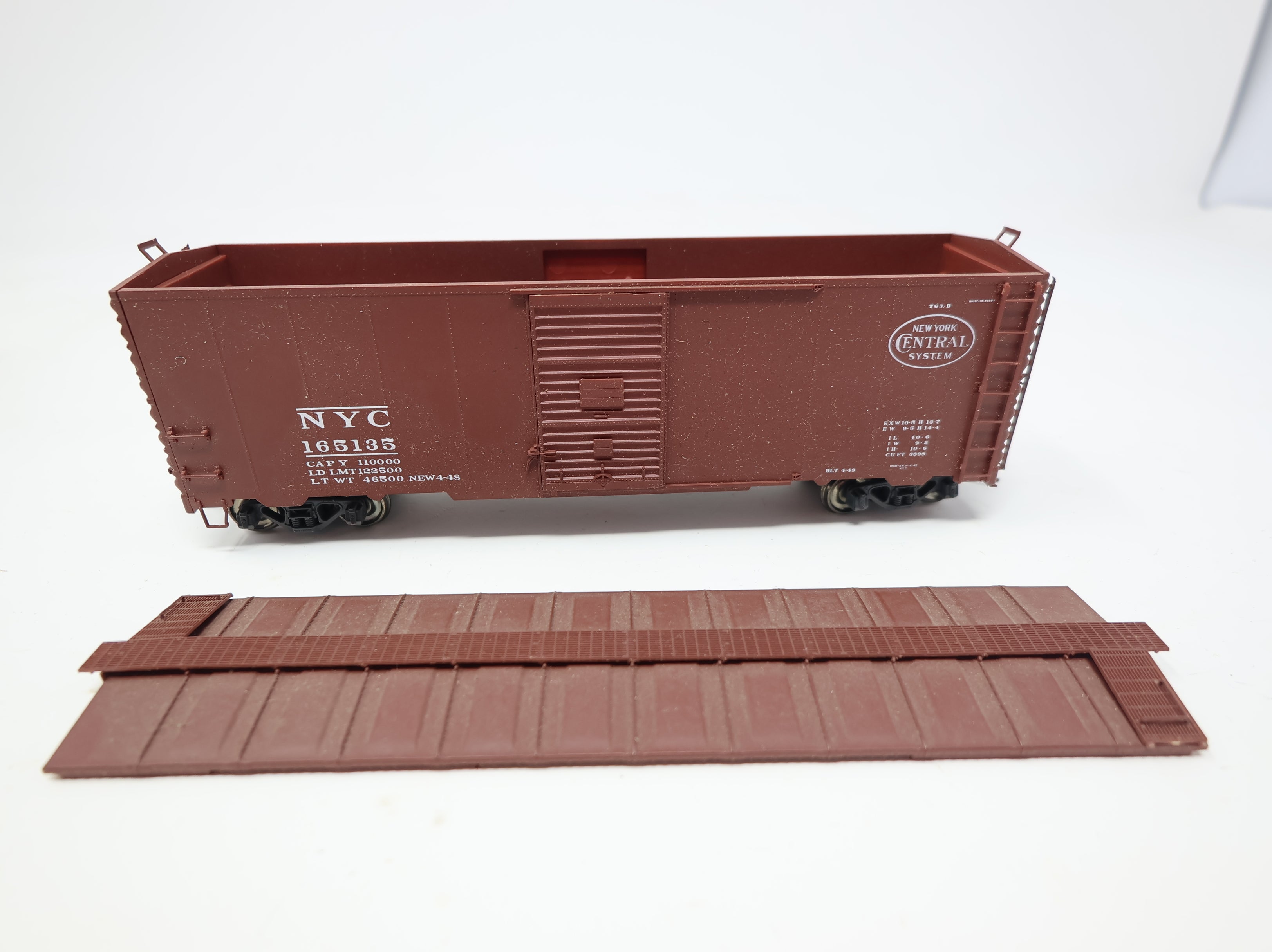 USED HO Scale 40' Box Car New York Central NYC #165135