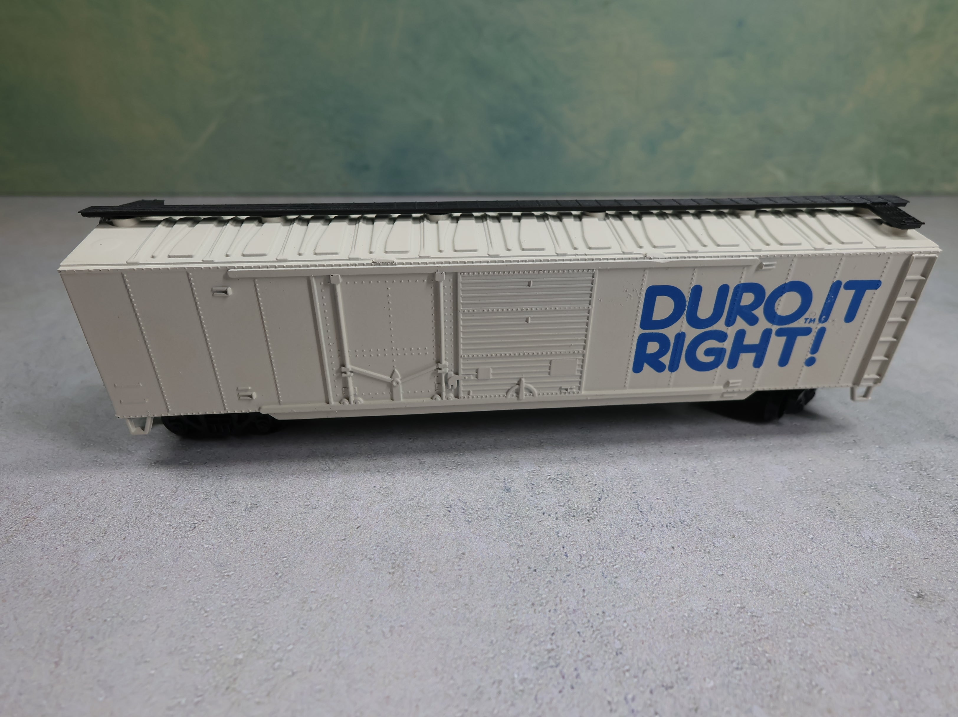 USED AHM HO Scale 50' Steel Box Car Duro It Right Billboard