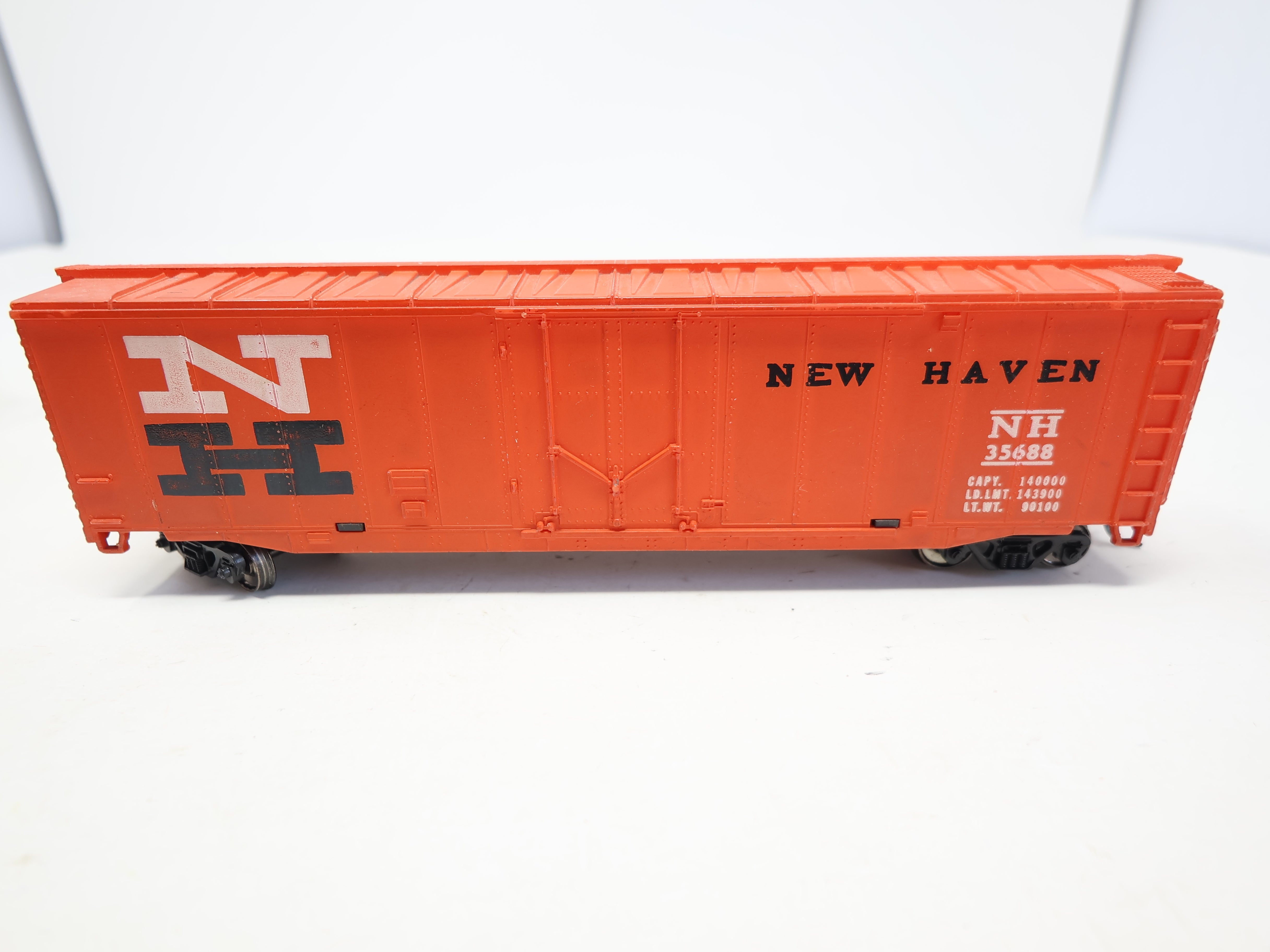 USED Tyco HO Scale, 50' Box Car, New Haven NH #35688