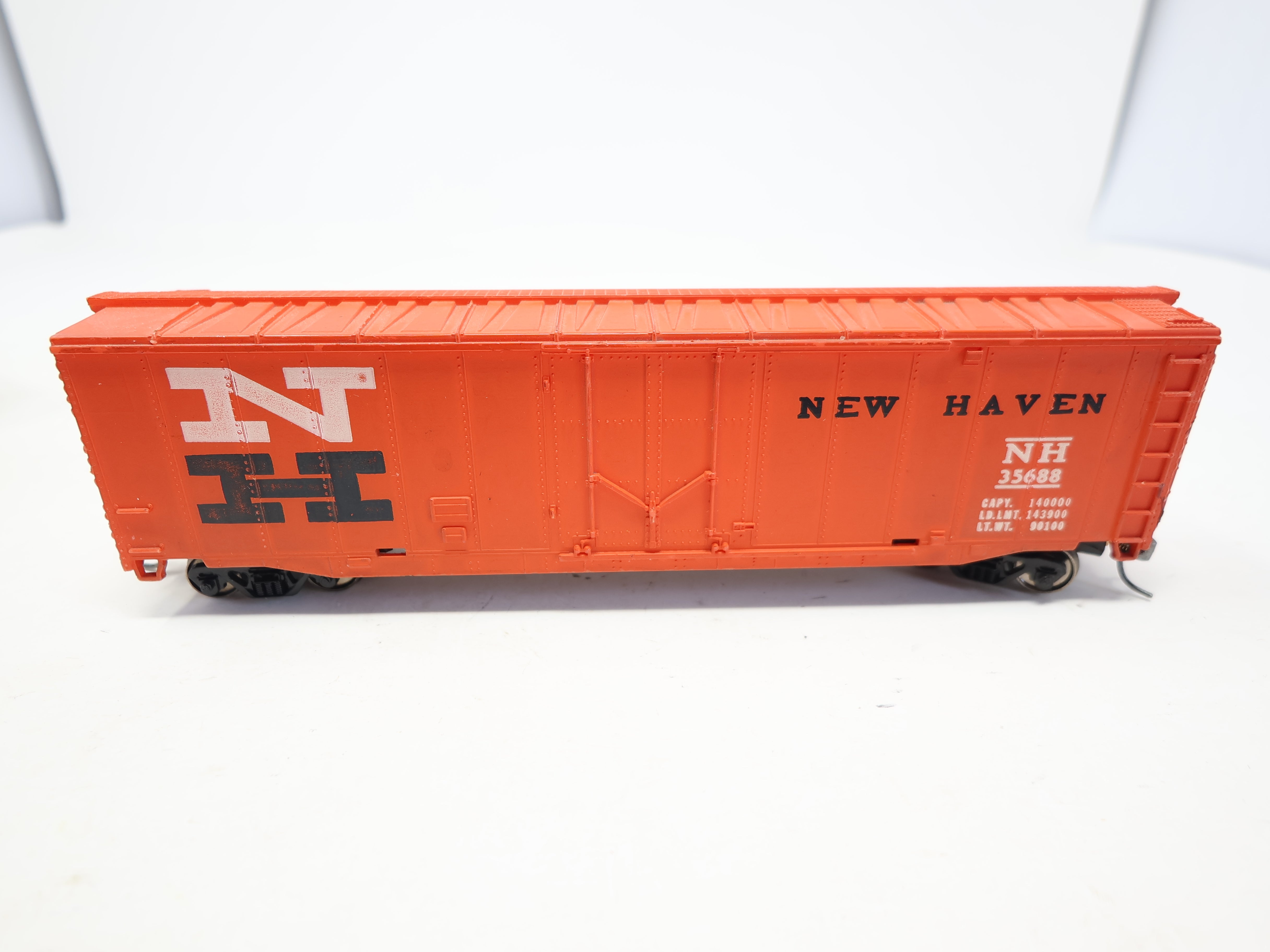 USED Tyco HO Scale, 50' Box Car, New Haven NH #35688