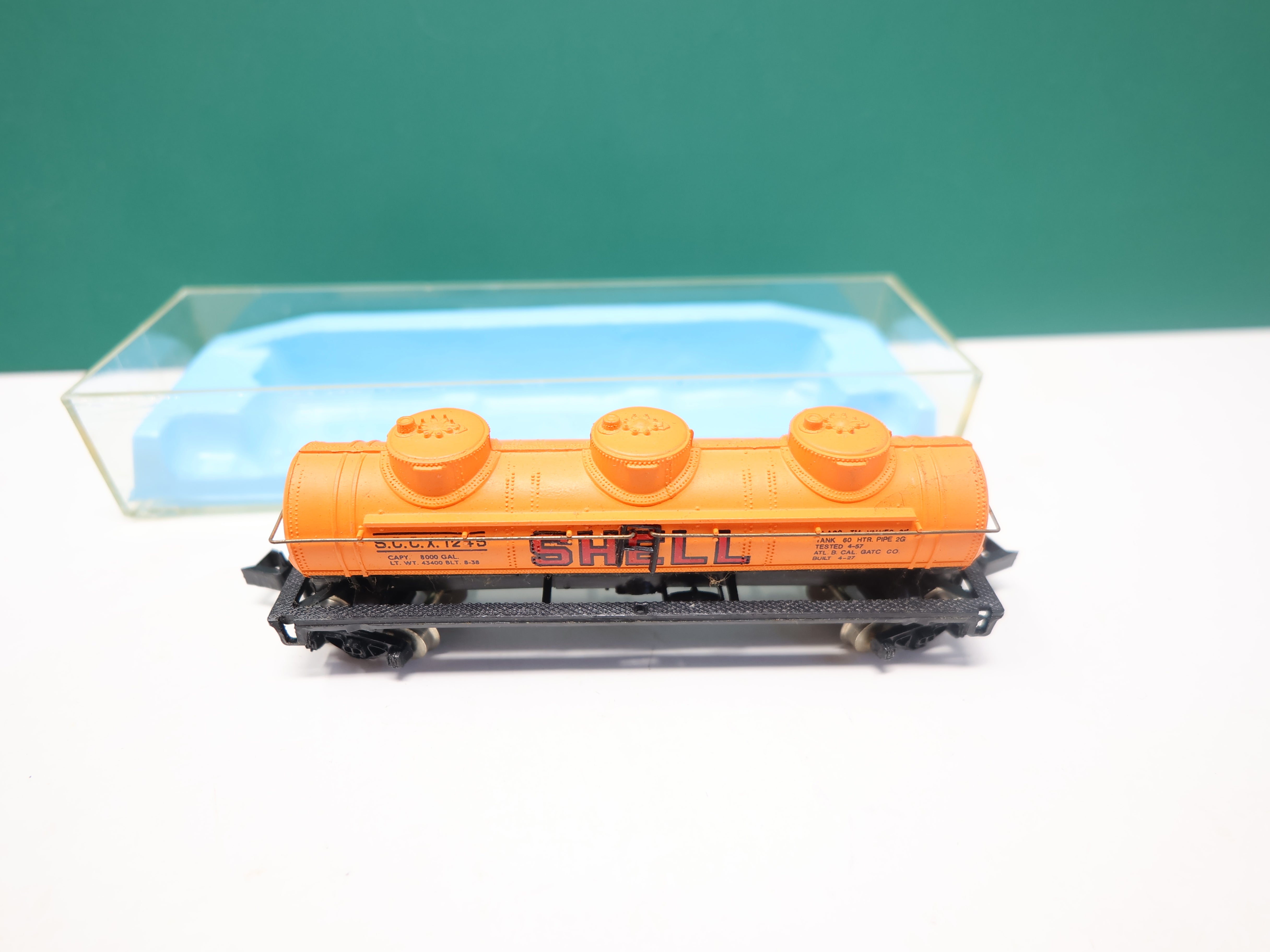 USED Bachmann N Scale, Triple Dome Tank Car, Shell SCCX #1245