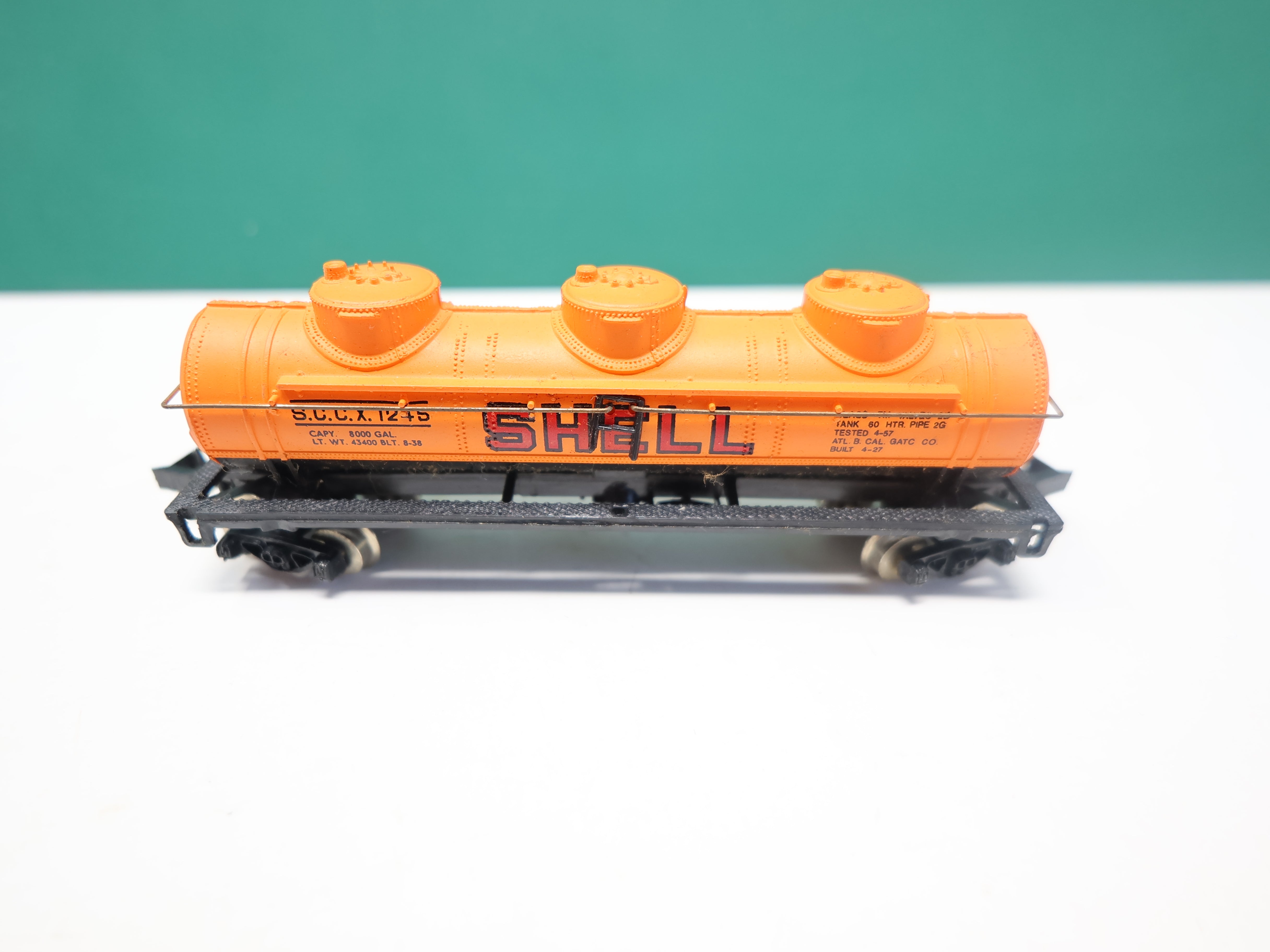 USED Bachmann N Scale, Triple Dome Tank Car, Shell SCCX #1245