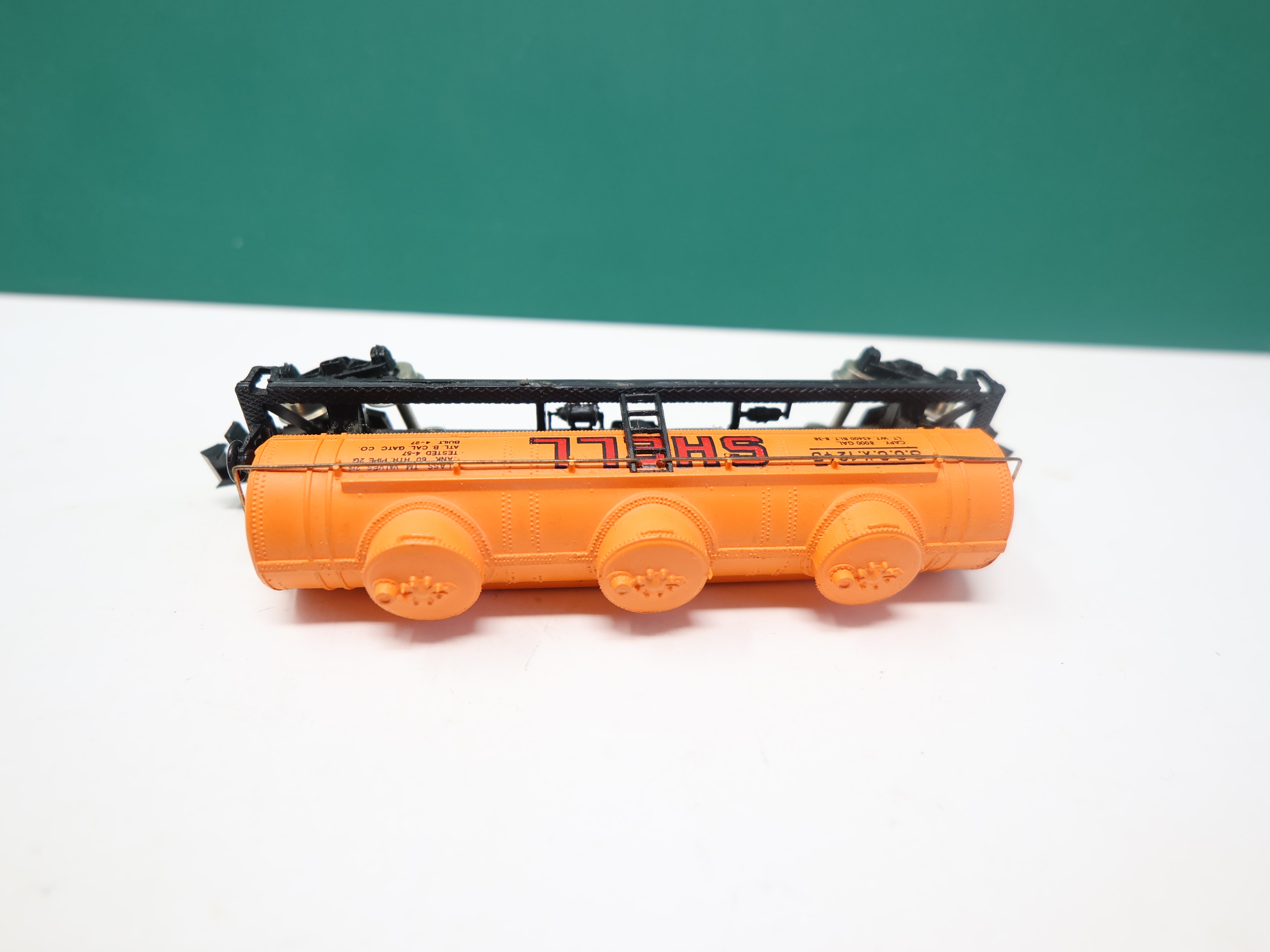 USED Bachmann N Scale, Triple Dome Tank Car, Shell SCCX #1245