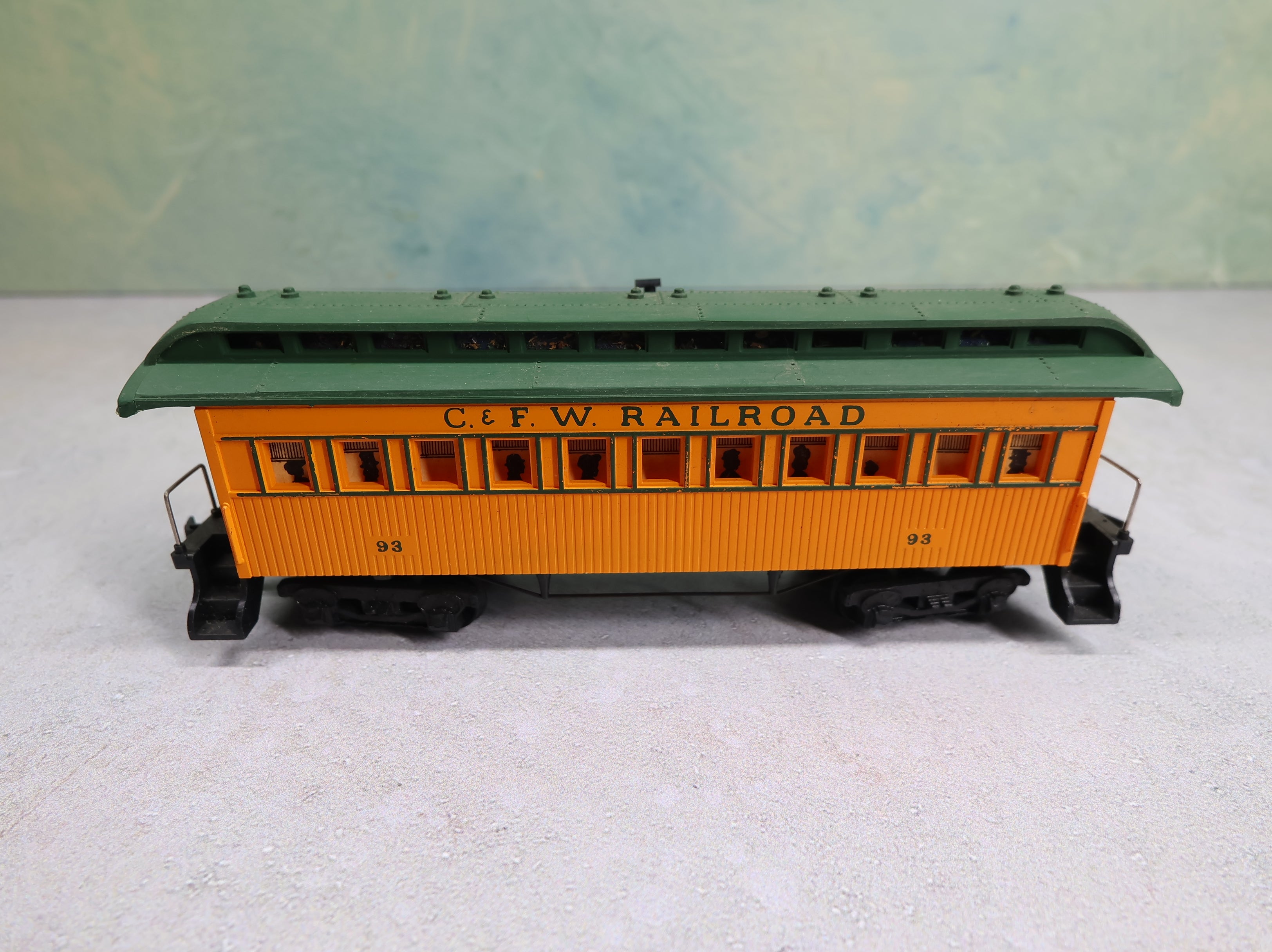 USED Tyco HO Scale Old Time Passenger Car C&FW Railroad #93