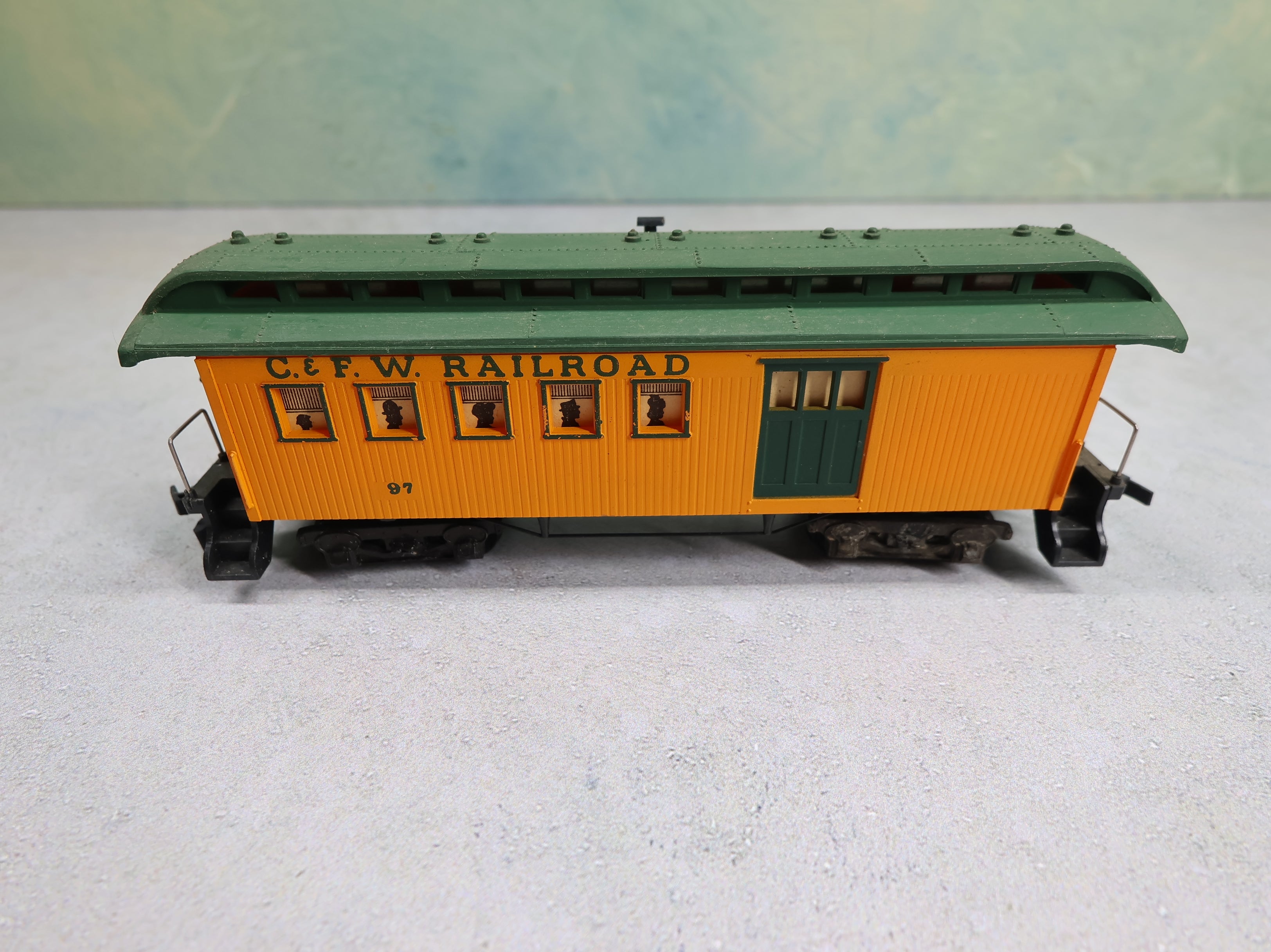 USED Tyco HO Scale Old Time Passenger Car C&FW Railroad #97