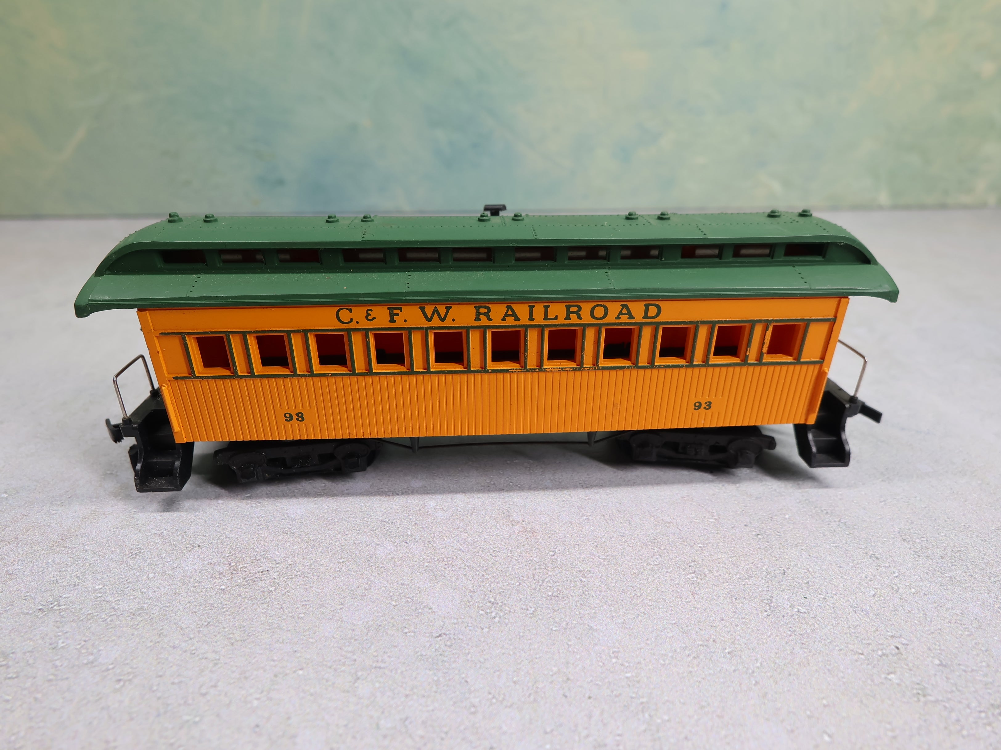 USED Tyco HO Scale Old Time Passenger Car C&FW Railroad #93