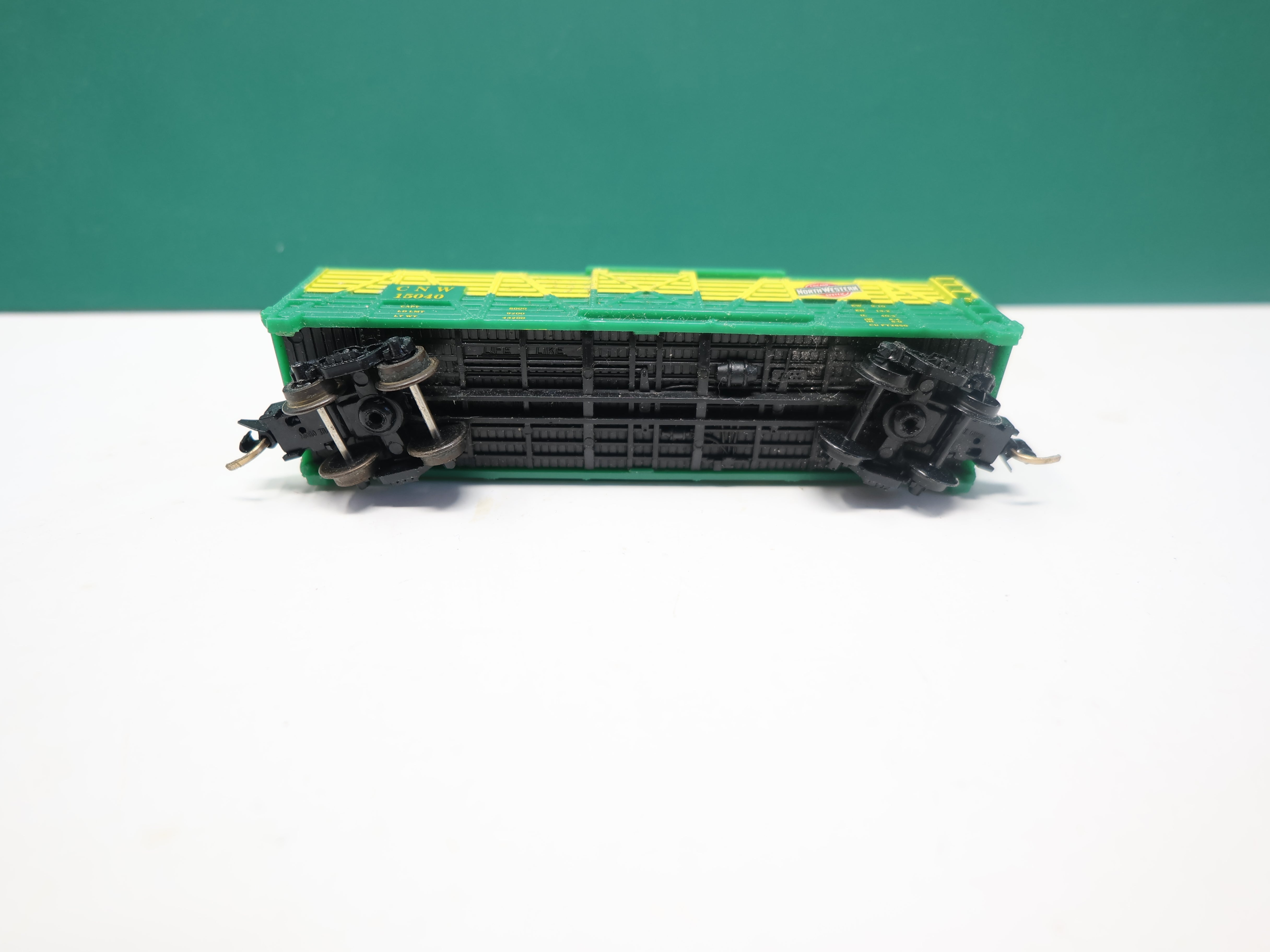 USED Life-Like N Scale, 40' Stock Car, Chicago & North Western CNW #15040