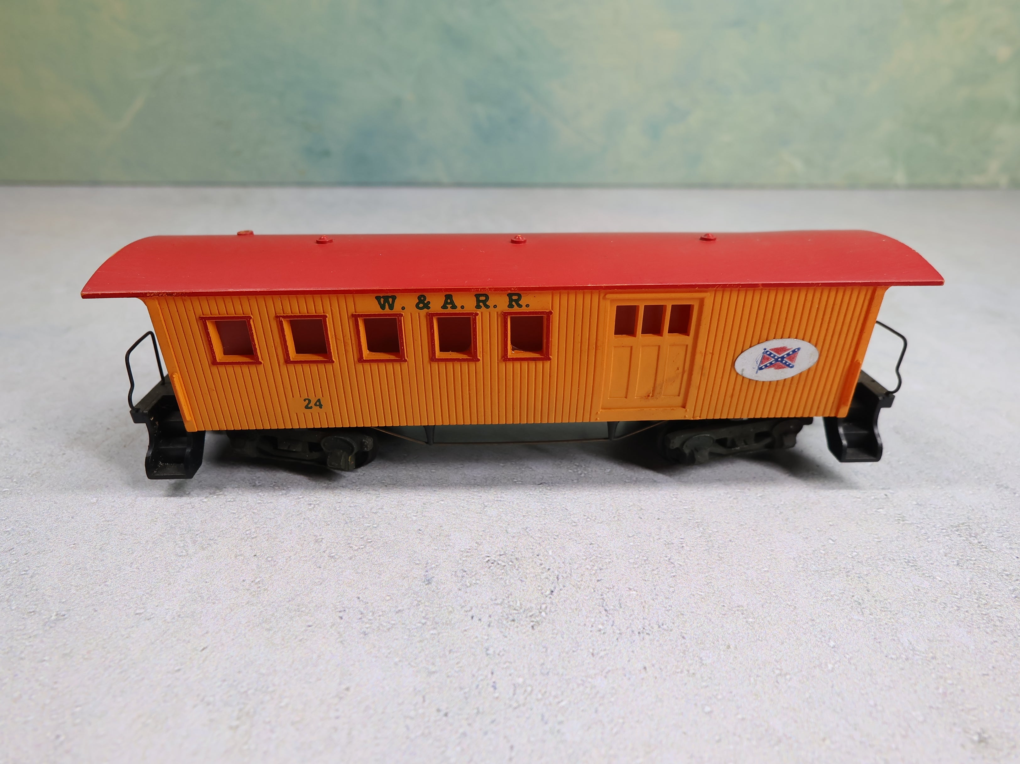 USED Tyco HO Scale Old Time Passenger Car W&ARR #24 Euro Couplers