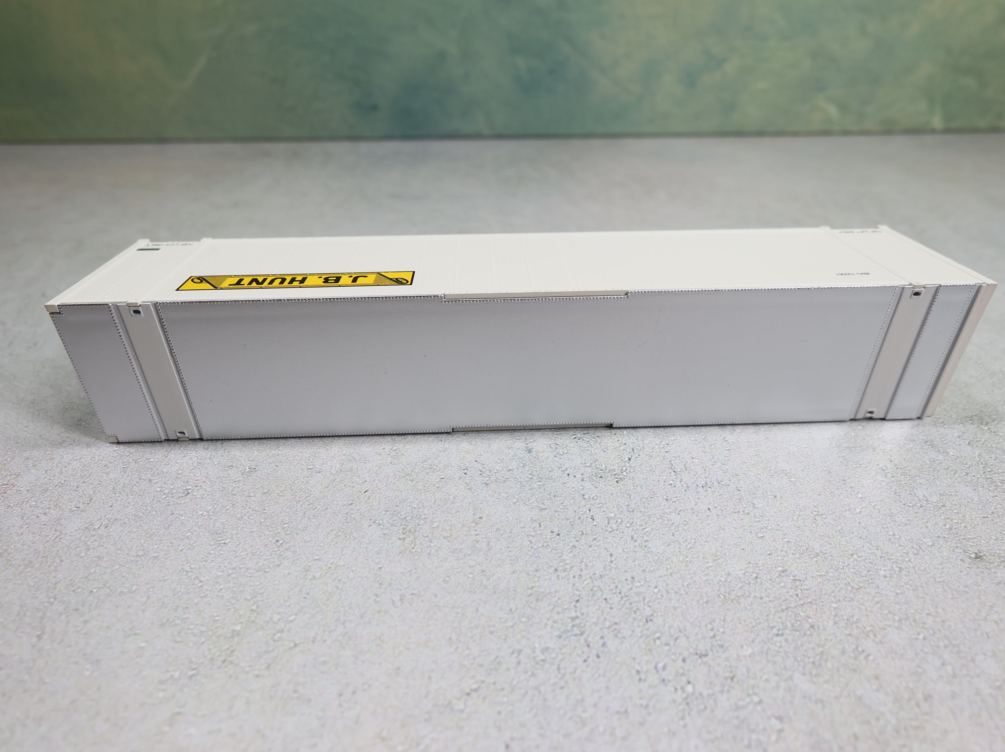 USED Walthers HO Scale 48' Smooth-Side Container J. B. Hunt Transport #700067