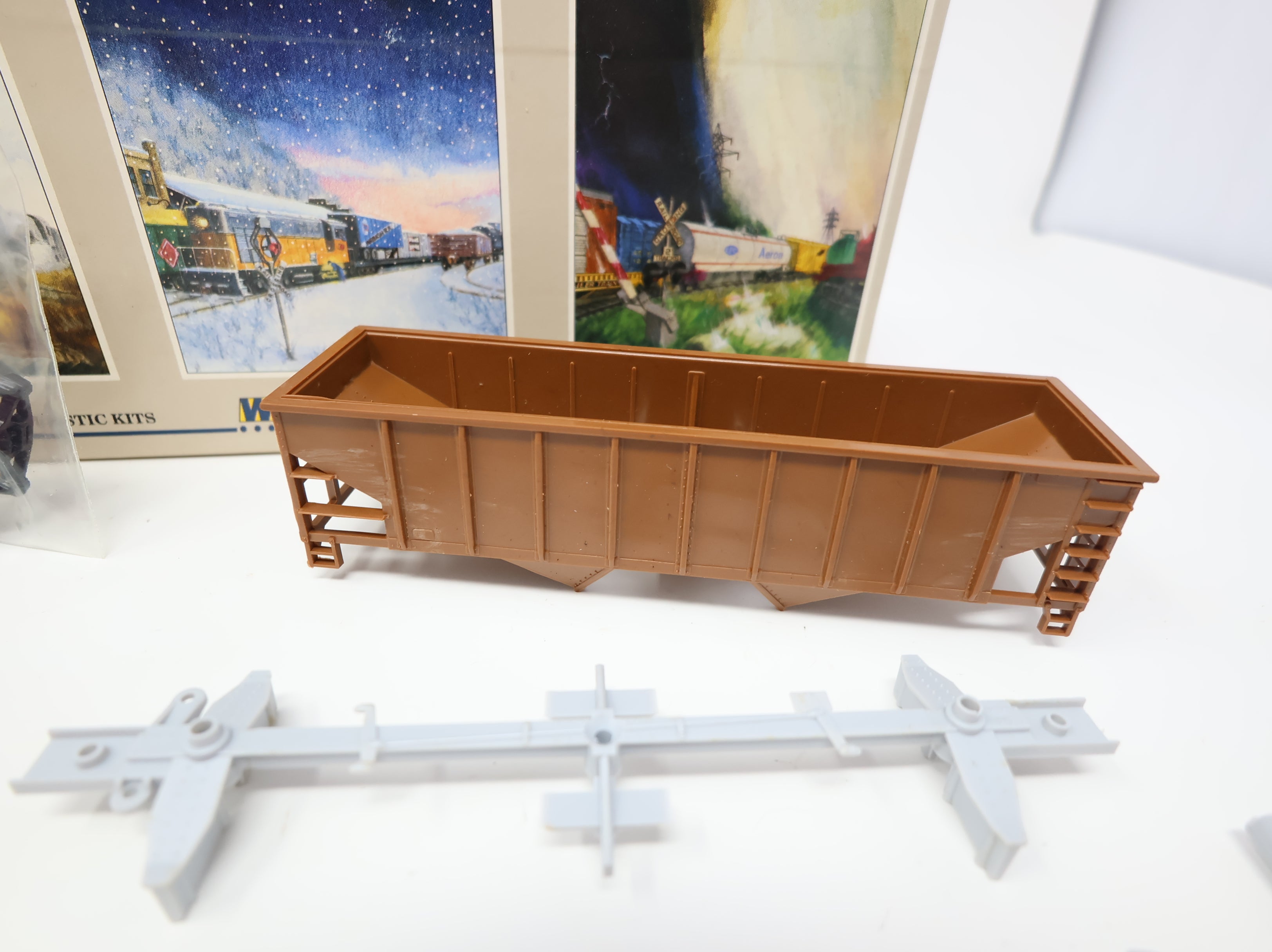 USED Walthers 932-3000 HO Scale Undecorated 36' Ribside Hopper w/ DL&W Decals & Coal Load KIT