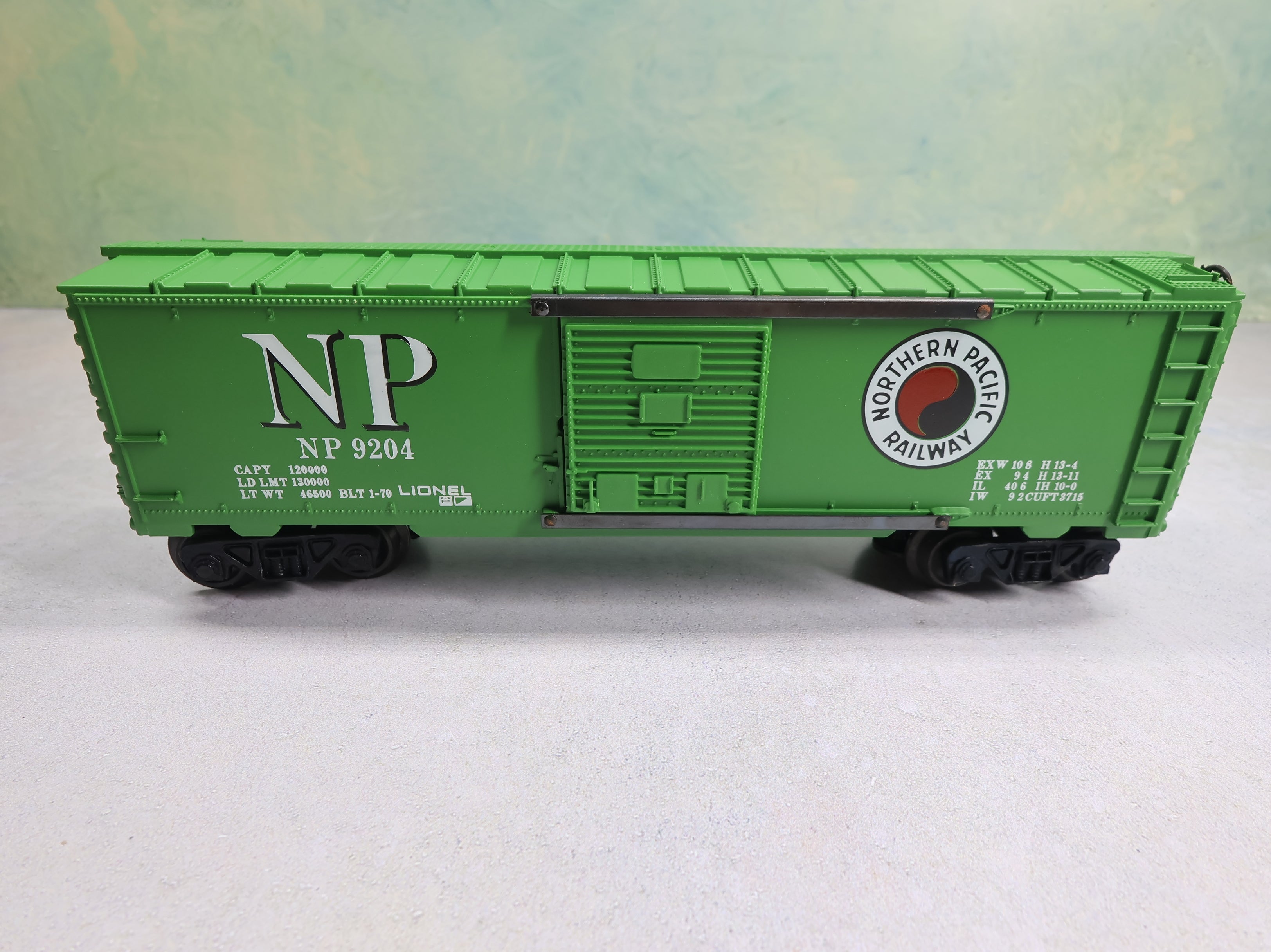 USED Lionel 9204 O Box Car Northern Pacific NP #9204