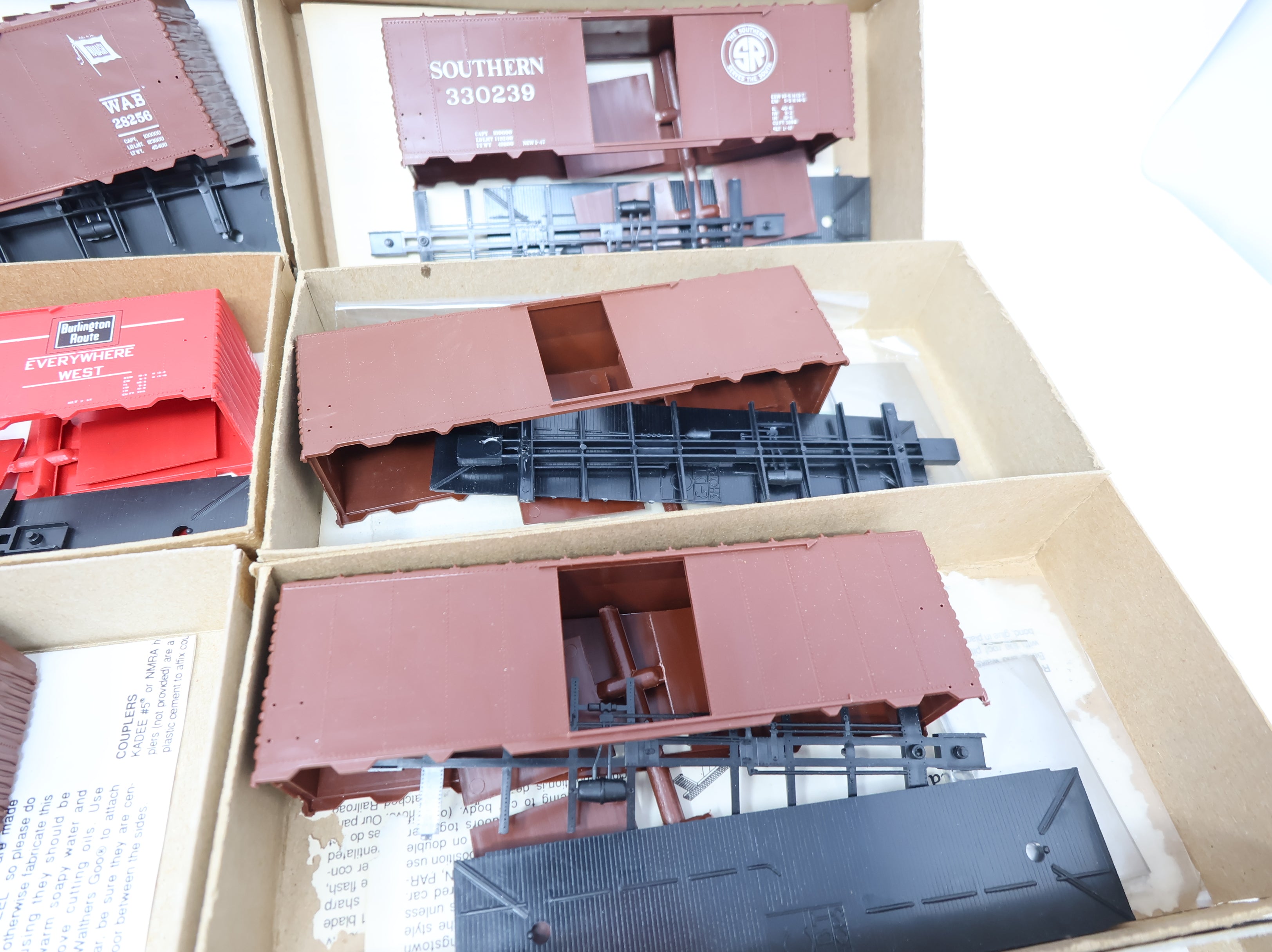 USED C&BT SHOPS HO Scale Lot of 8 Incomplete Box Car Kits Southern, Wabash, Burlington KIT (8 pcs)