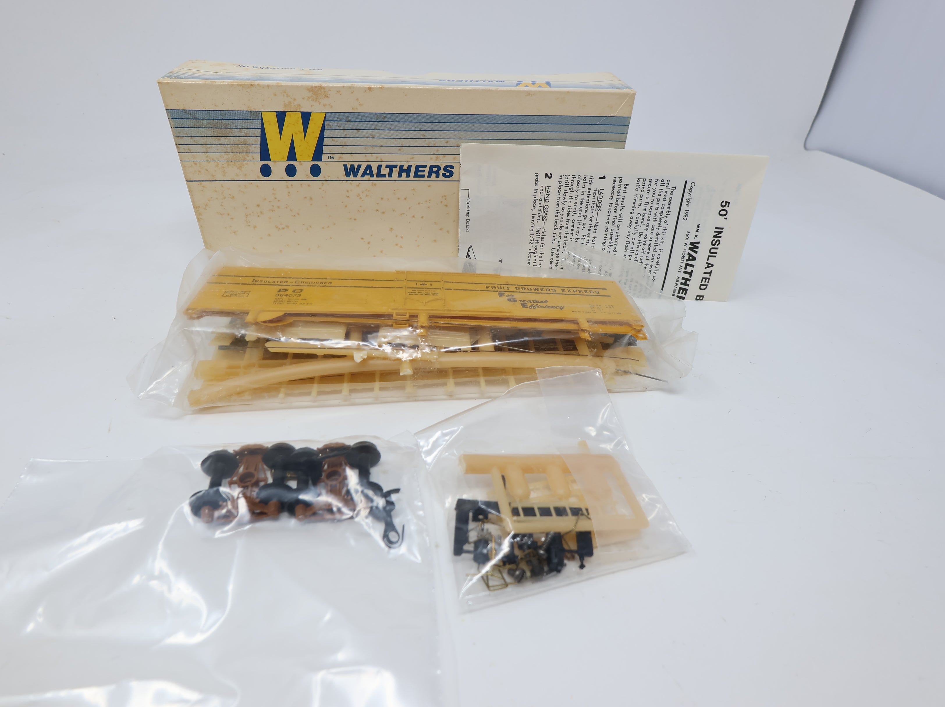 USED Walthers 933-6875 HO Scale 50' Insulated Box Car Fruit Growers Express PC #364072 KIT