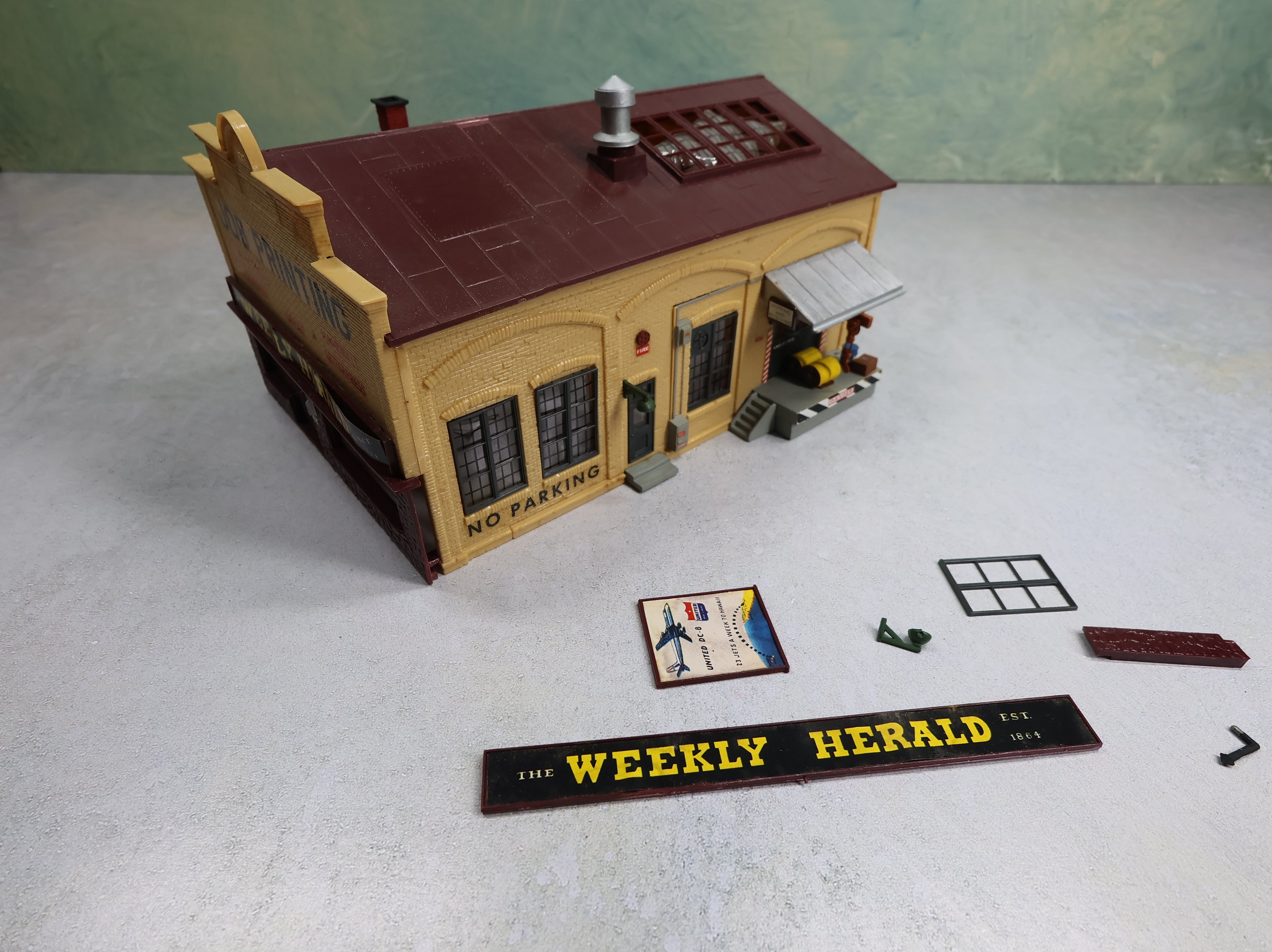 USED Revell HO Scale Weekly Herald Newspaper Company Building Warehouse