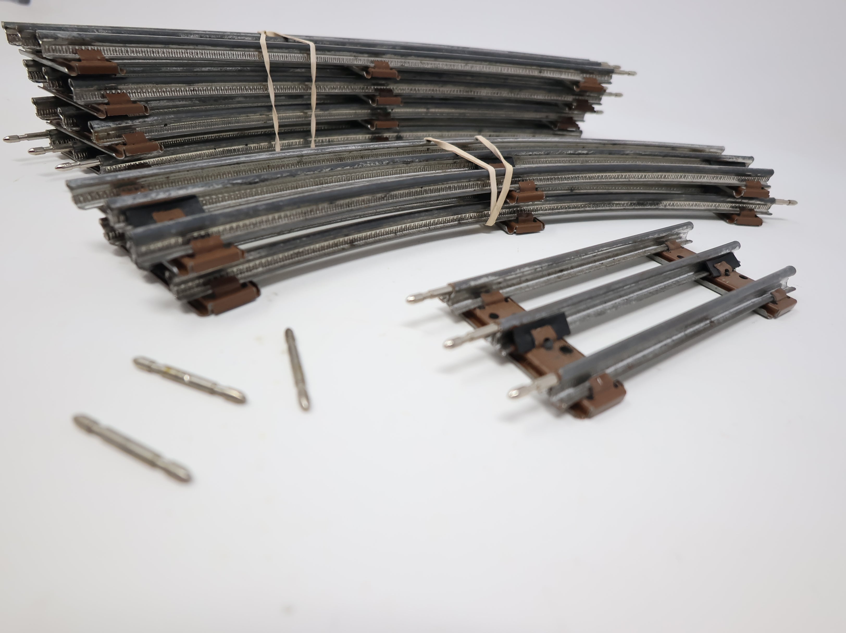 USED Lionel O Lot of Tubular Track O27 (7 pcs)