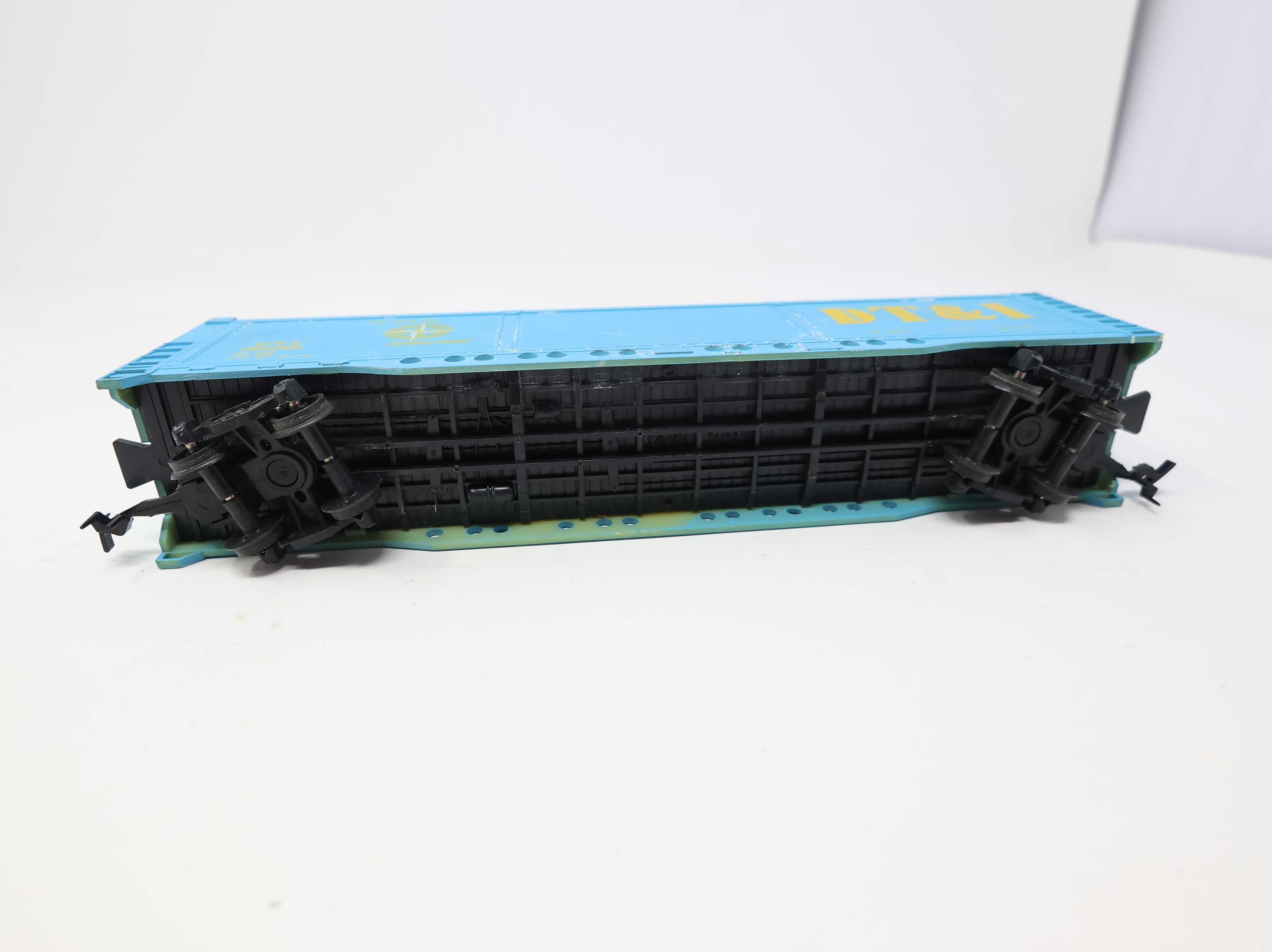 USED AHM HO Scale 55' All Door Box Car Detroit, Toledo and Ironton DT&I #32246