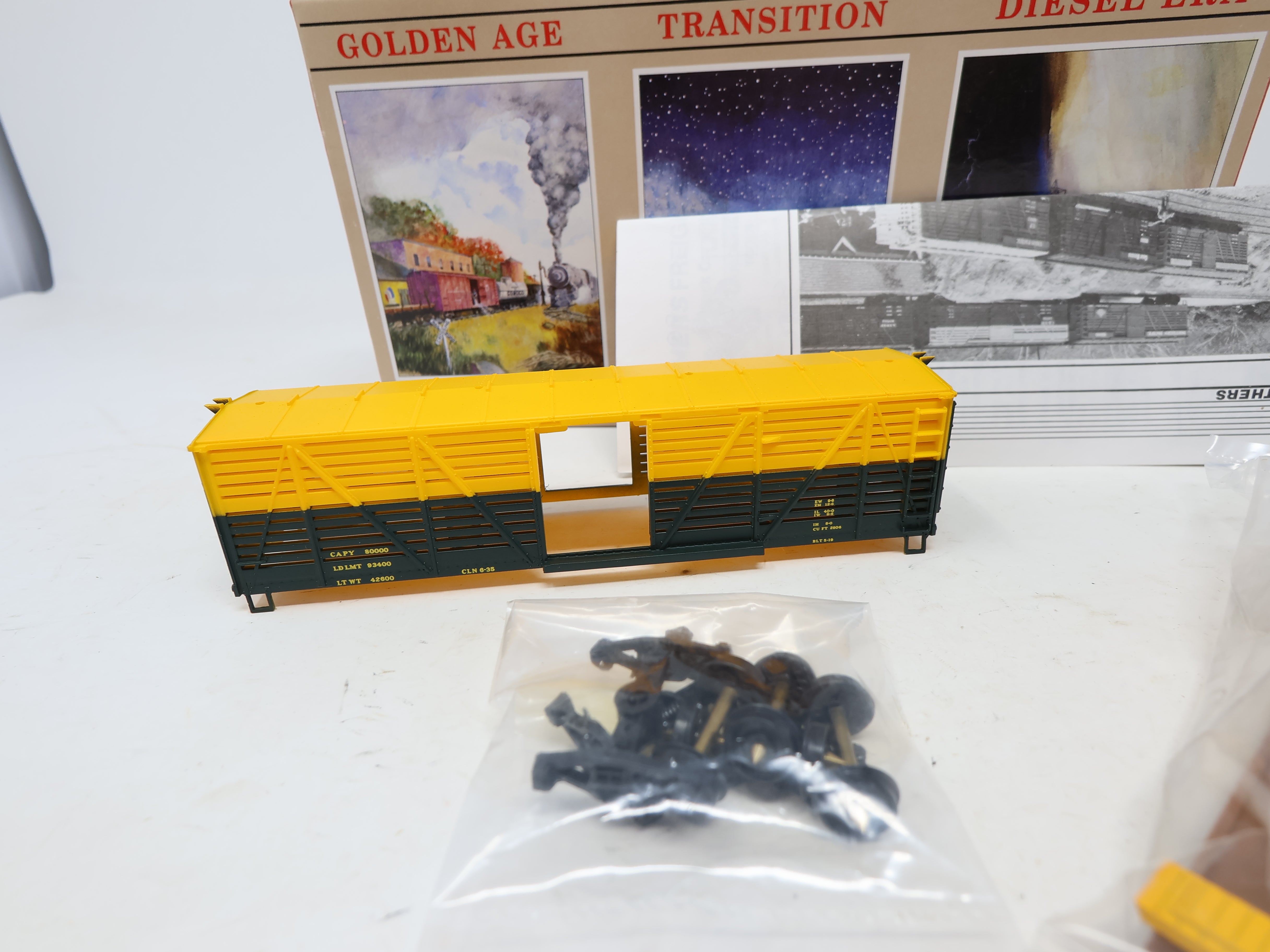 USED Walthers 932-3414 HO Scale, 40' Stock Car, Chicago & North Western CNW #14536 (KIT)