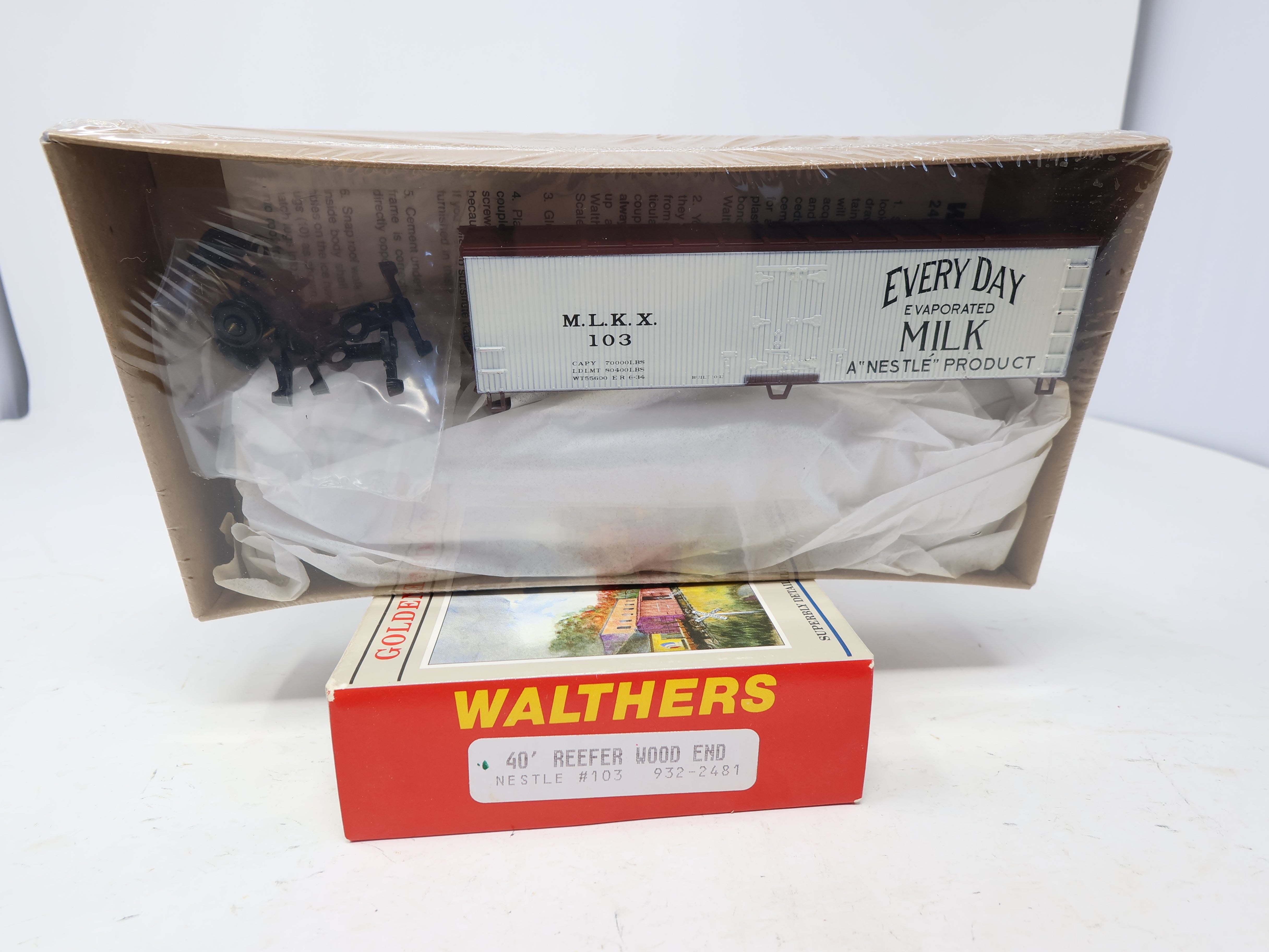 Walthers 932-2481 HO Scale, 40' Reefer Billboard Box Car (Sealed), Nestle MLKX #103 (KIT)