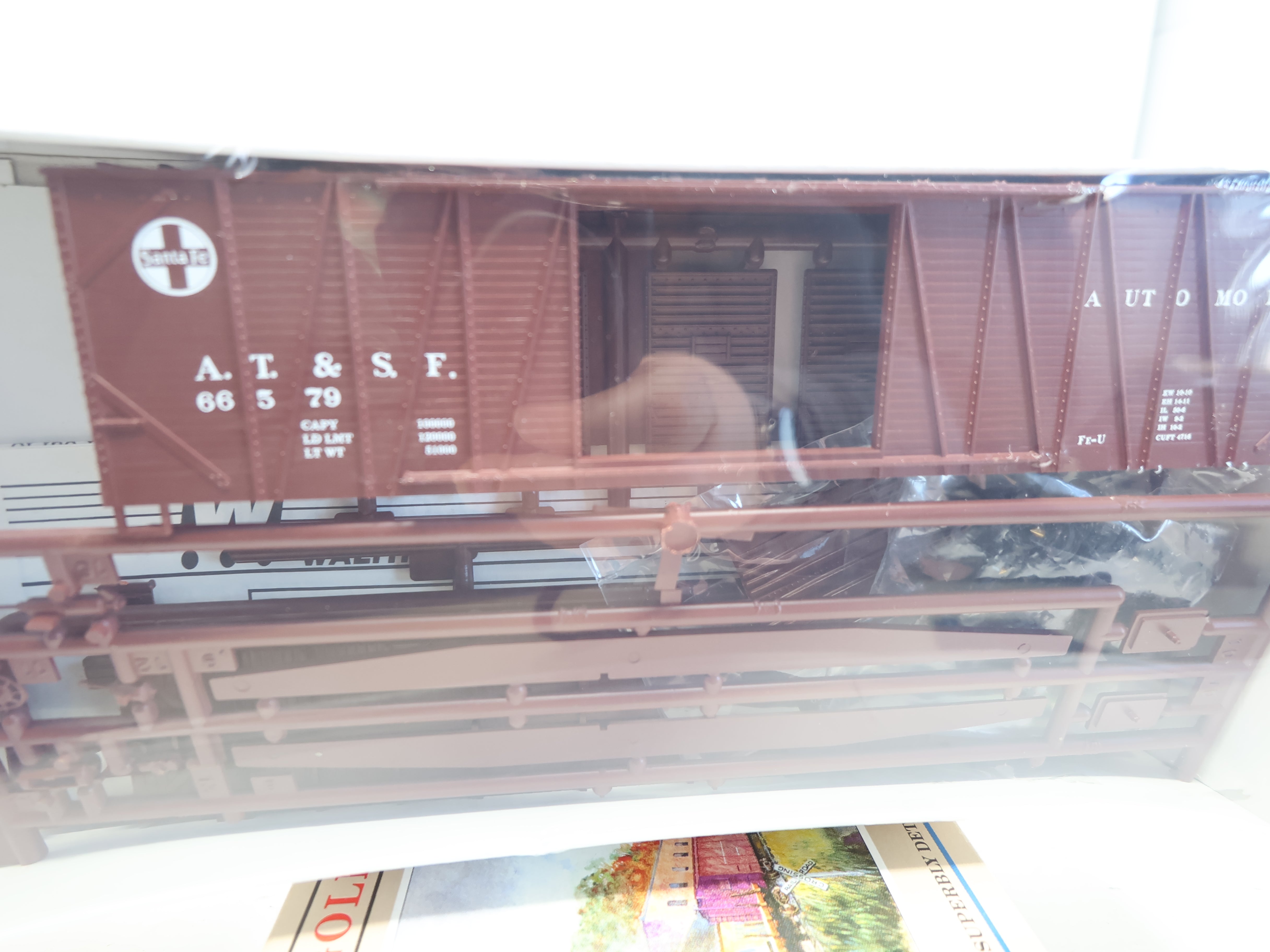 Walthers 932-5856 HO Scale, 50' DD Auto Box Car, Santa Fe ATSF #66579 (KIT)