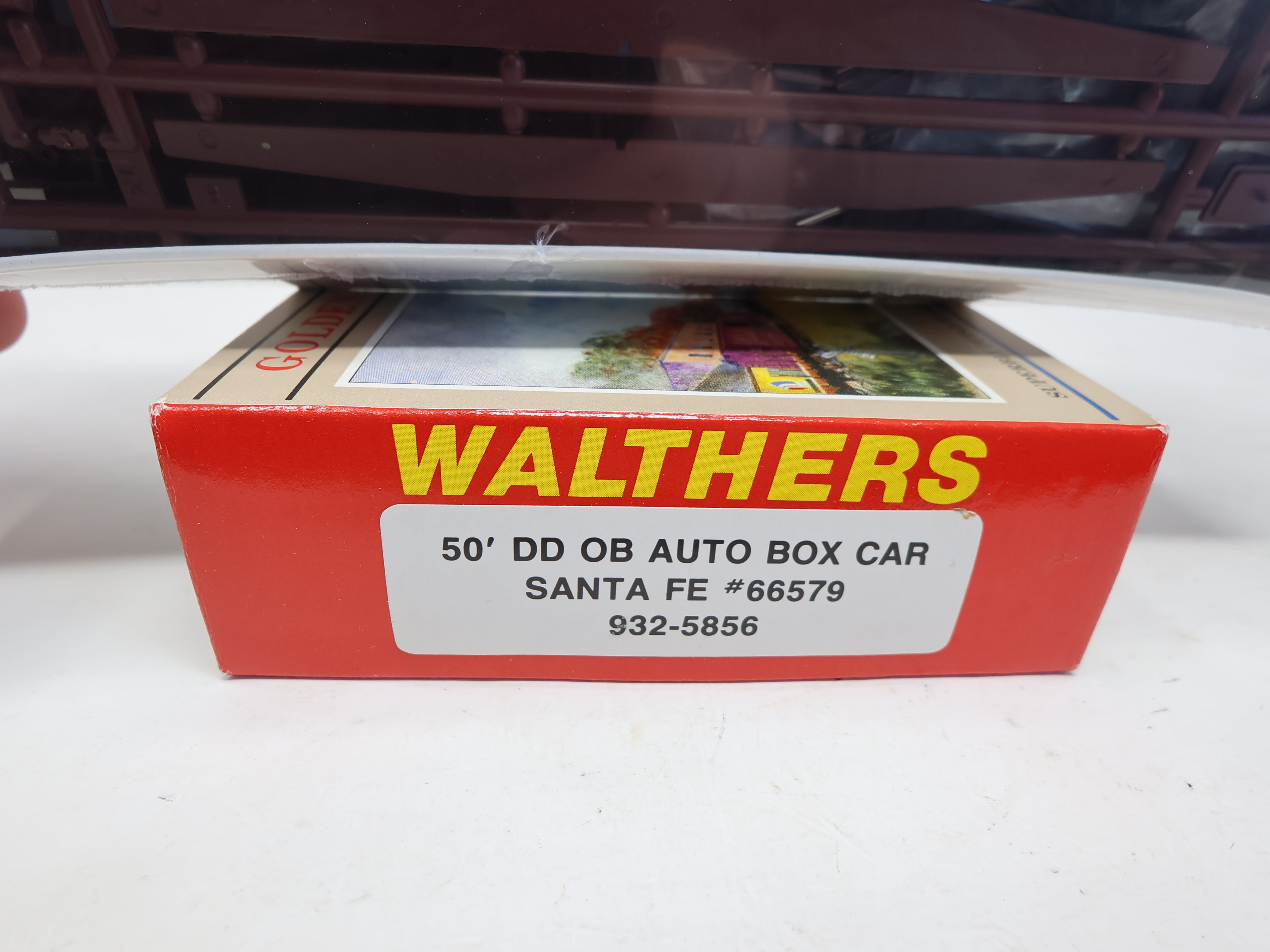 Walthers 932-5856 HO Scale, 50' DD Auto Box Car, Santa Fe ATSF #66579 (KIT)