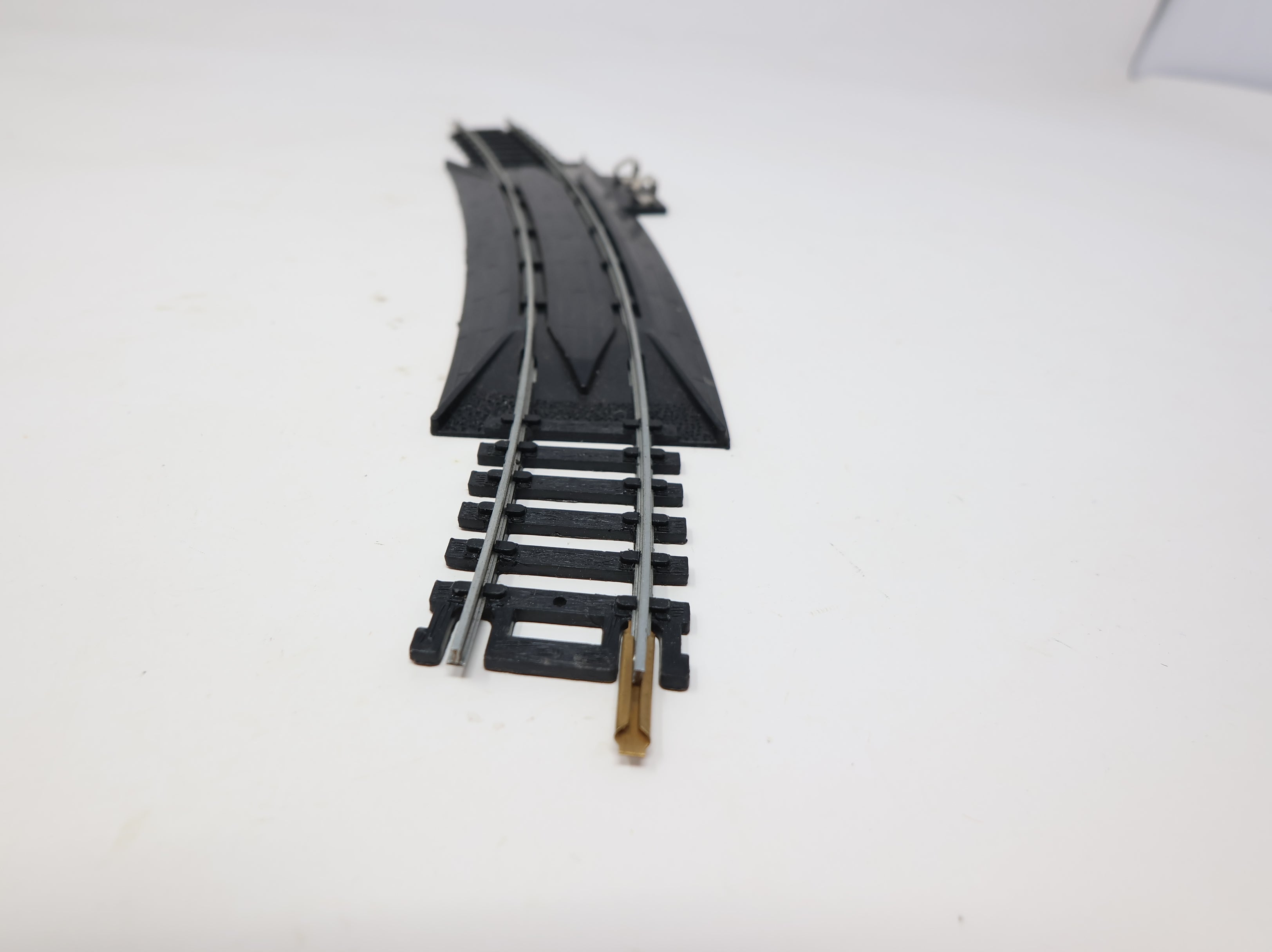 USED Life-Like HO Scale 18" Raidus Curve Steel Rerailer, Code 100