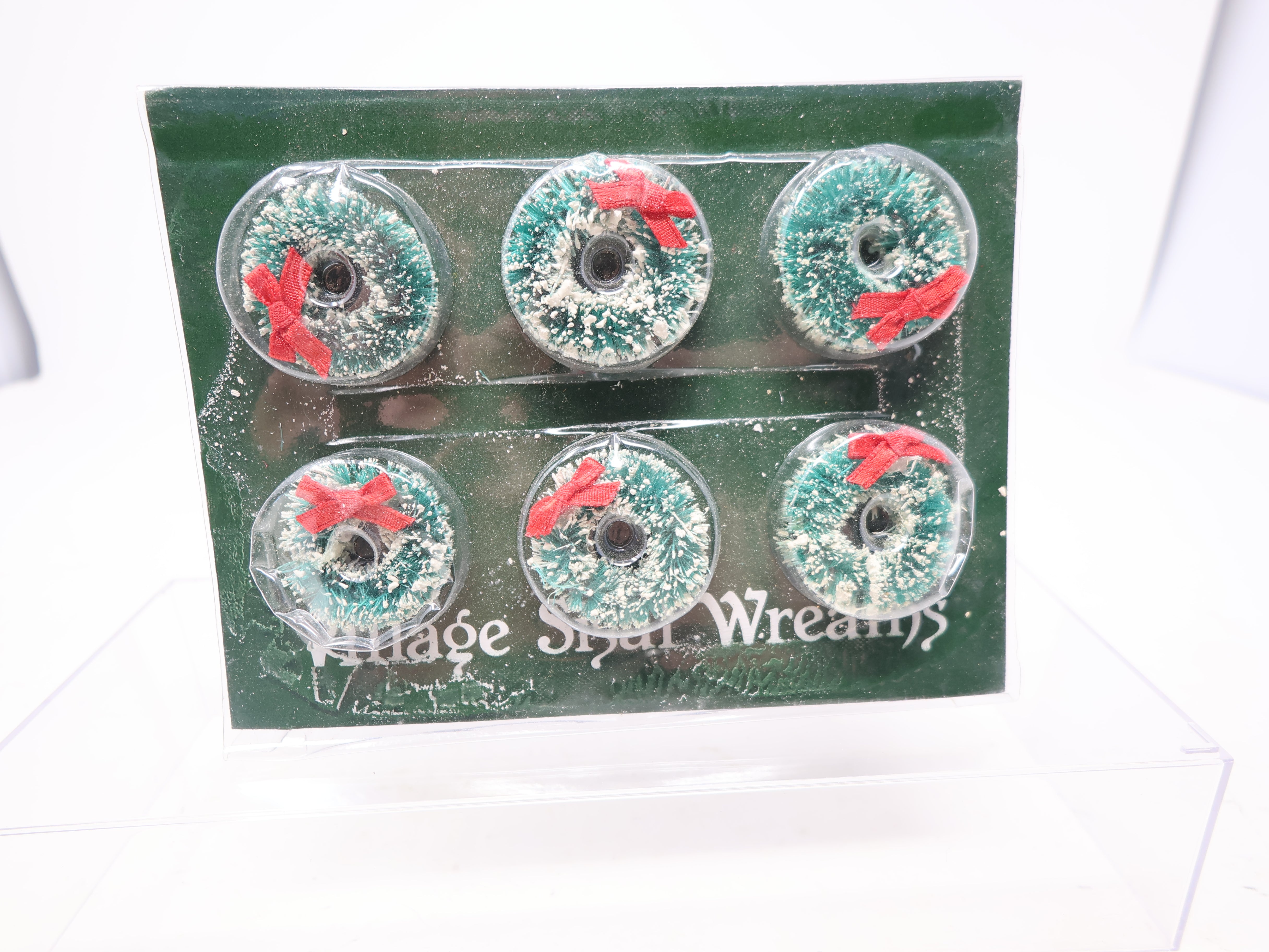 Department 56 , Christmas Village Wreaths (6pcs)