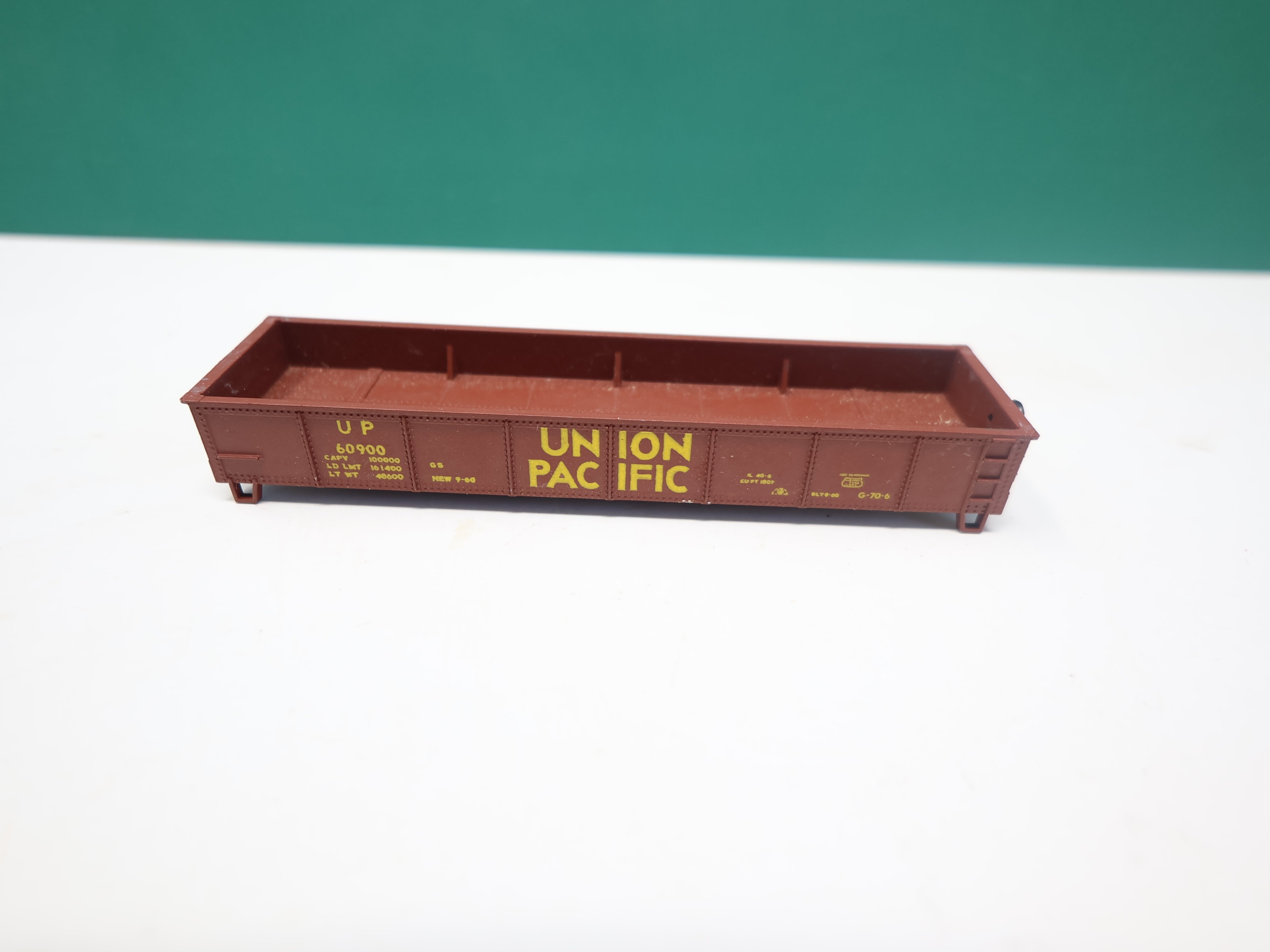 USED TRIX N Scale, Gondola, Union Pacific UP #60900, No Trucks