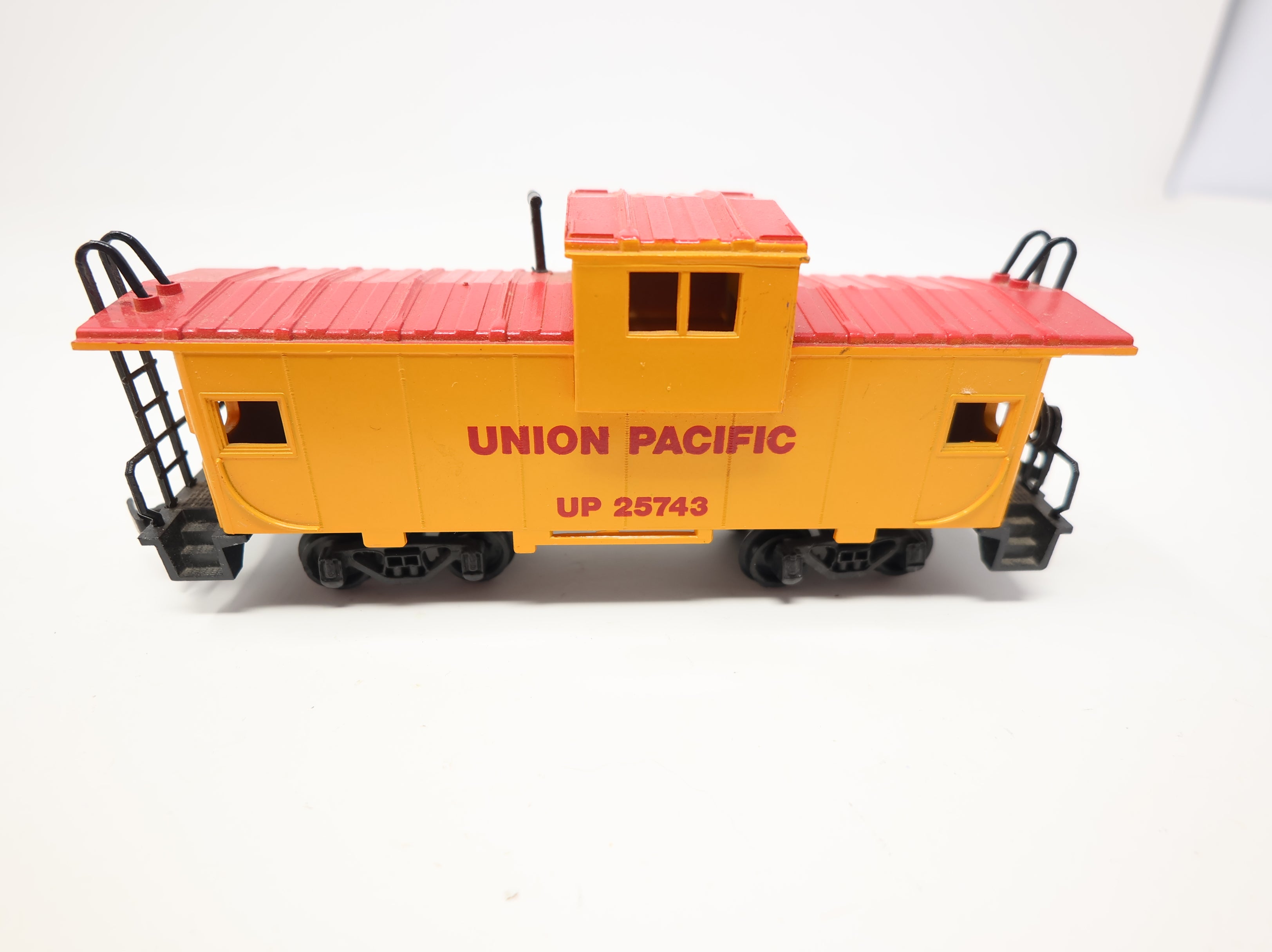 USED Bachmann HO Scale Caboose Union Pacific UP #25743