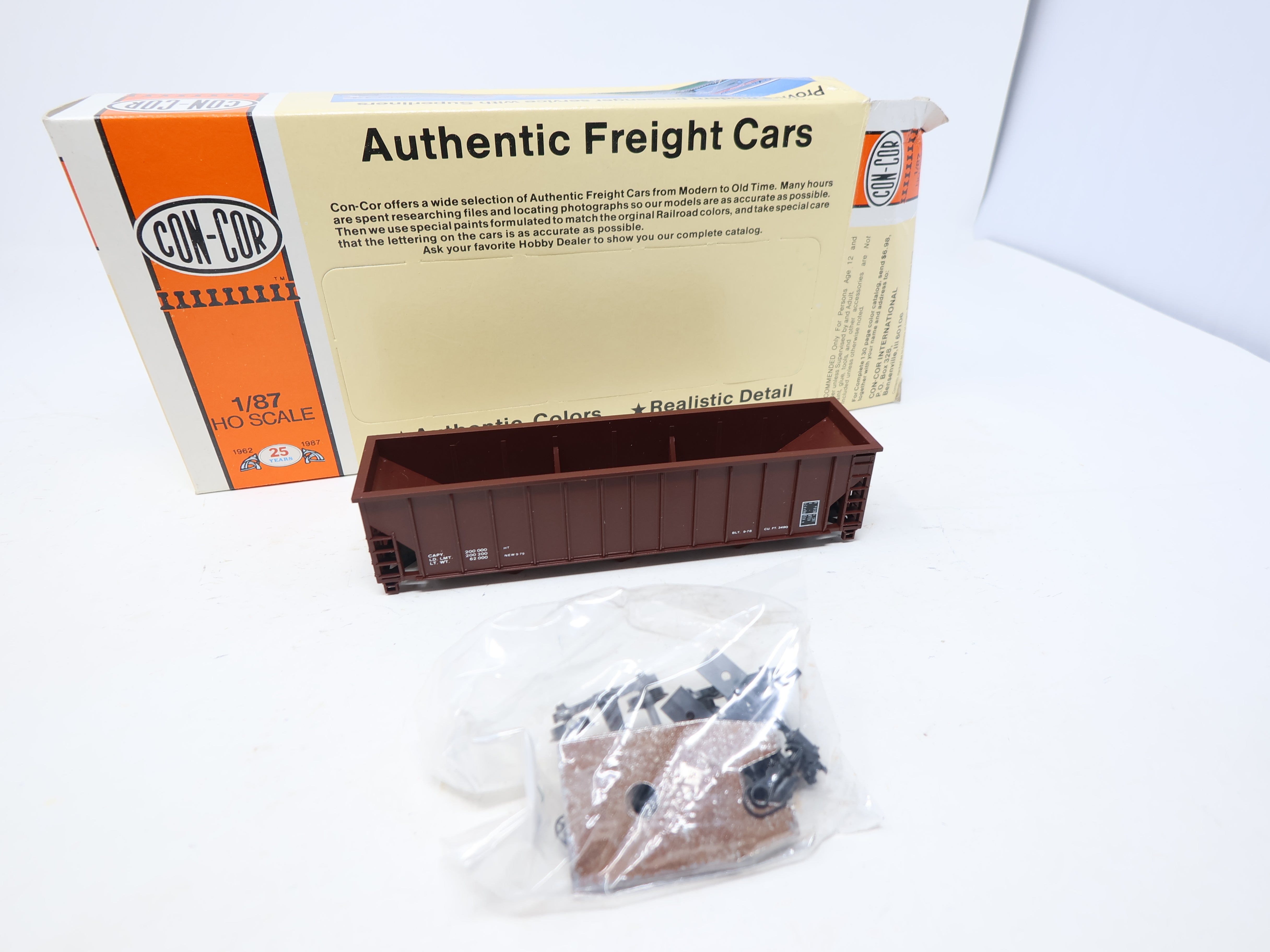 USED Con-Cor #1-009301 HO Scale, 100 Ton Coal Hopper, Data Only Tuscan Red (KIT)