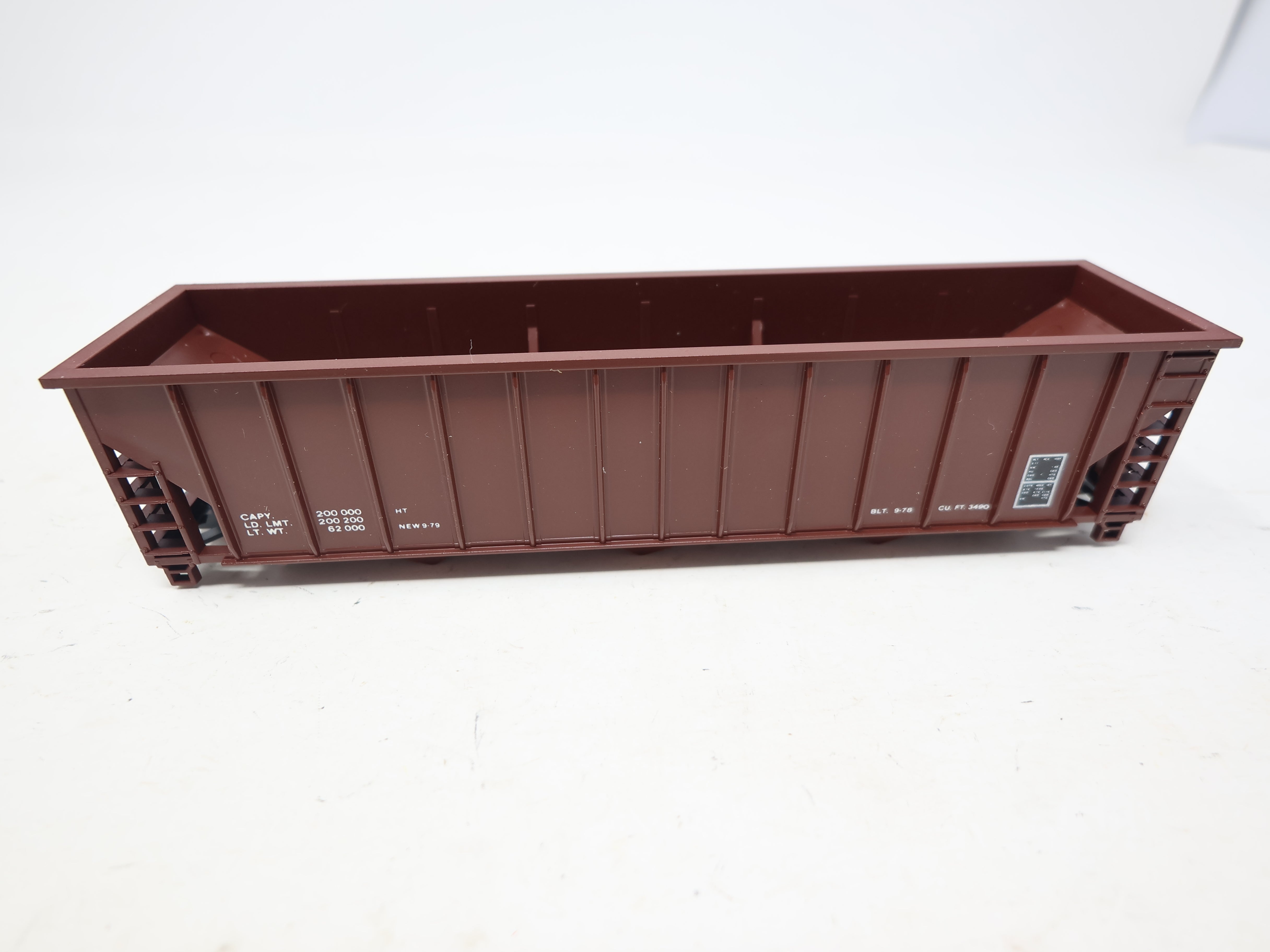 USED Con-Cor #1-009301 HO Scale, 100 Ton Coal Hopper, Data Only Tuscan Red (KIT)