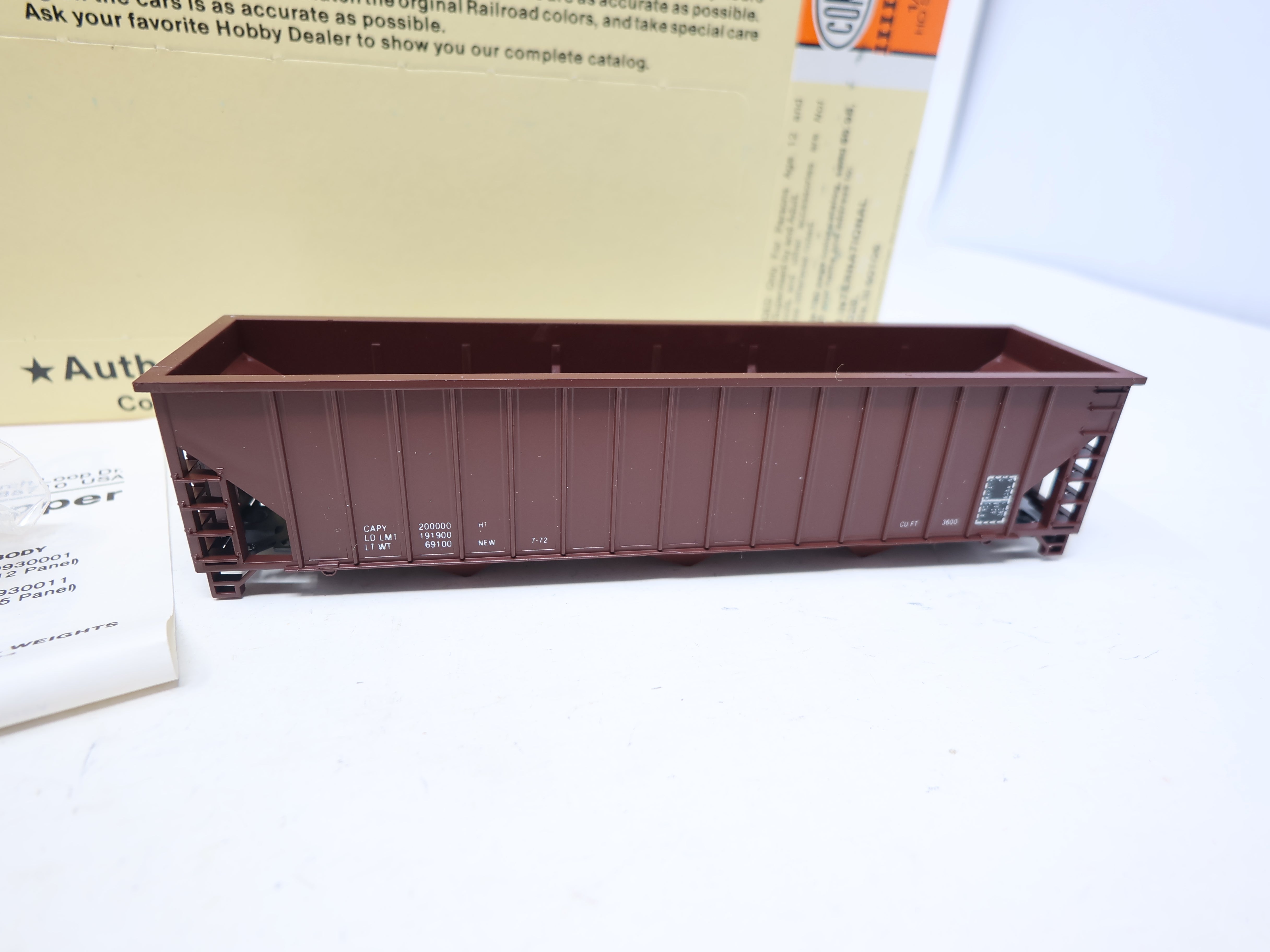 USED Con-Cor #1-009351 HO Scale, 100 Ton 15 Panel Hopper, Data Only Tuscan Red (KIT)