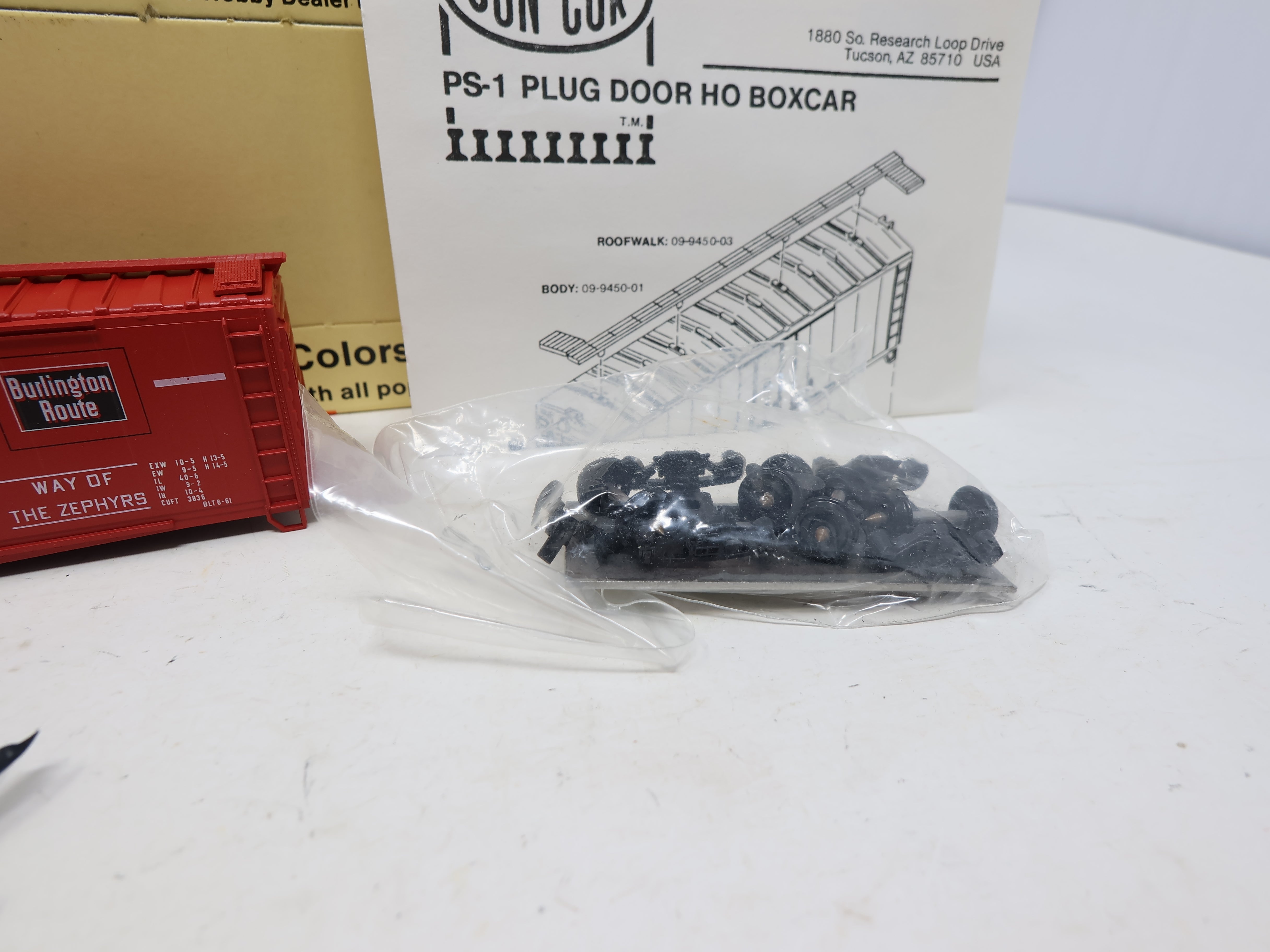 USED Con-Cor #1-009451 HO Scale, PS1 Box Car, Burlington CB&Q #82117 (KIT)