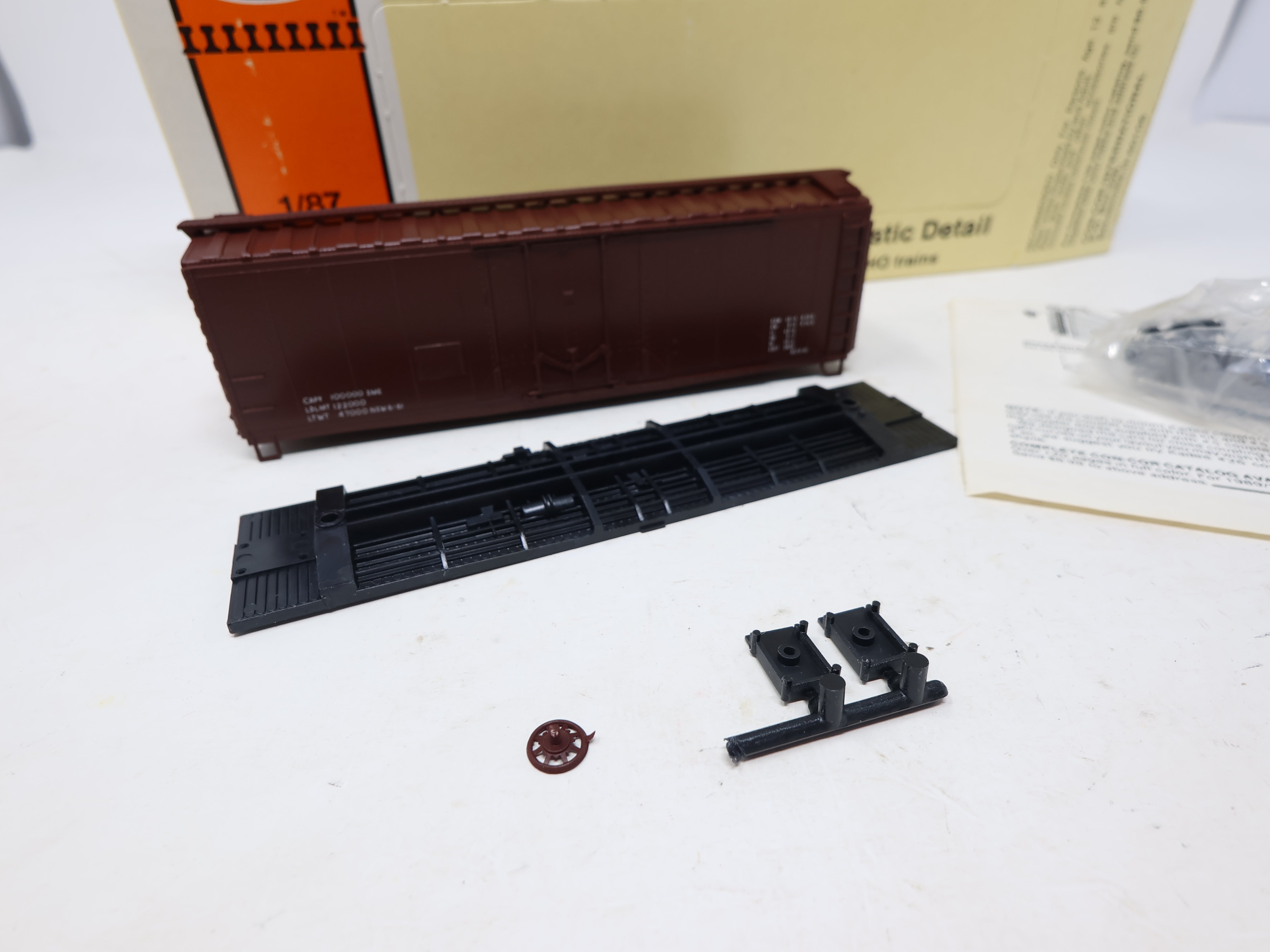 USED Con-Cor #1-009457 HO Scale, PS1 Box Car, Data Only Tuscan Red (KIT)