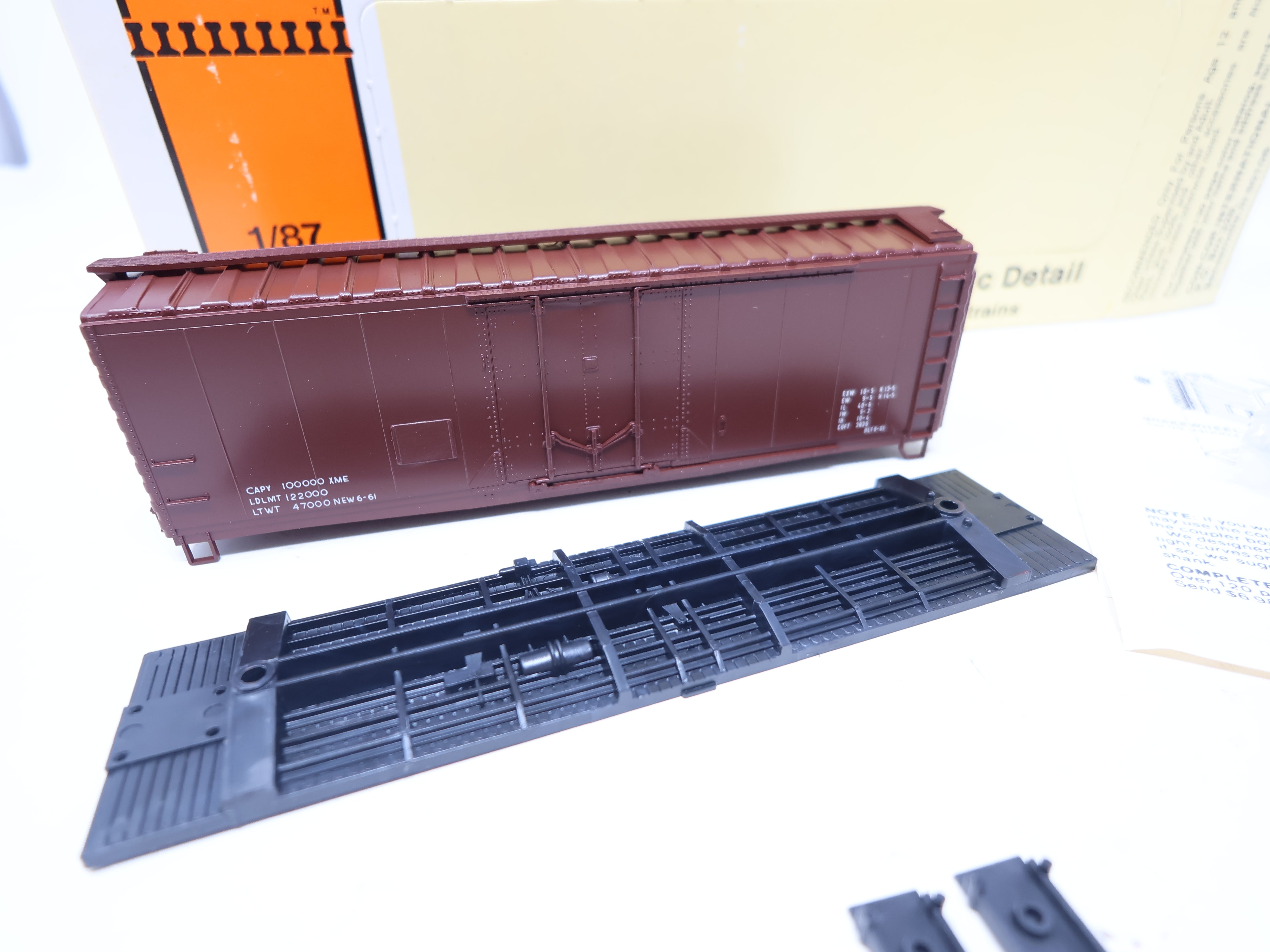 USED Con-Cor #1-009457 HO Scale, PS1 Box Car, Data Only Tuscan Red (KIT)