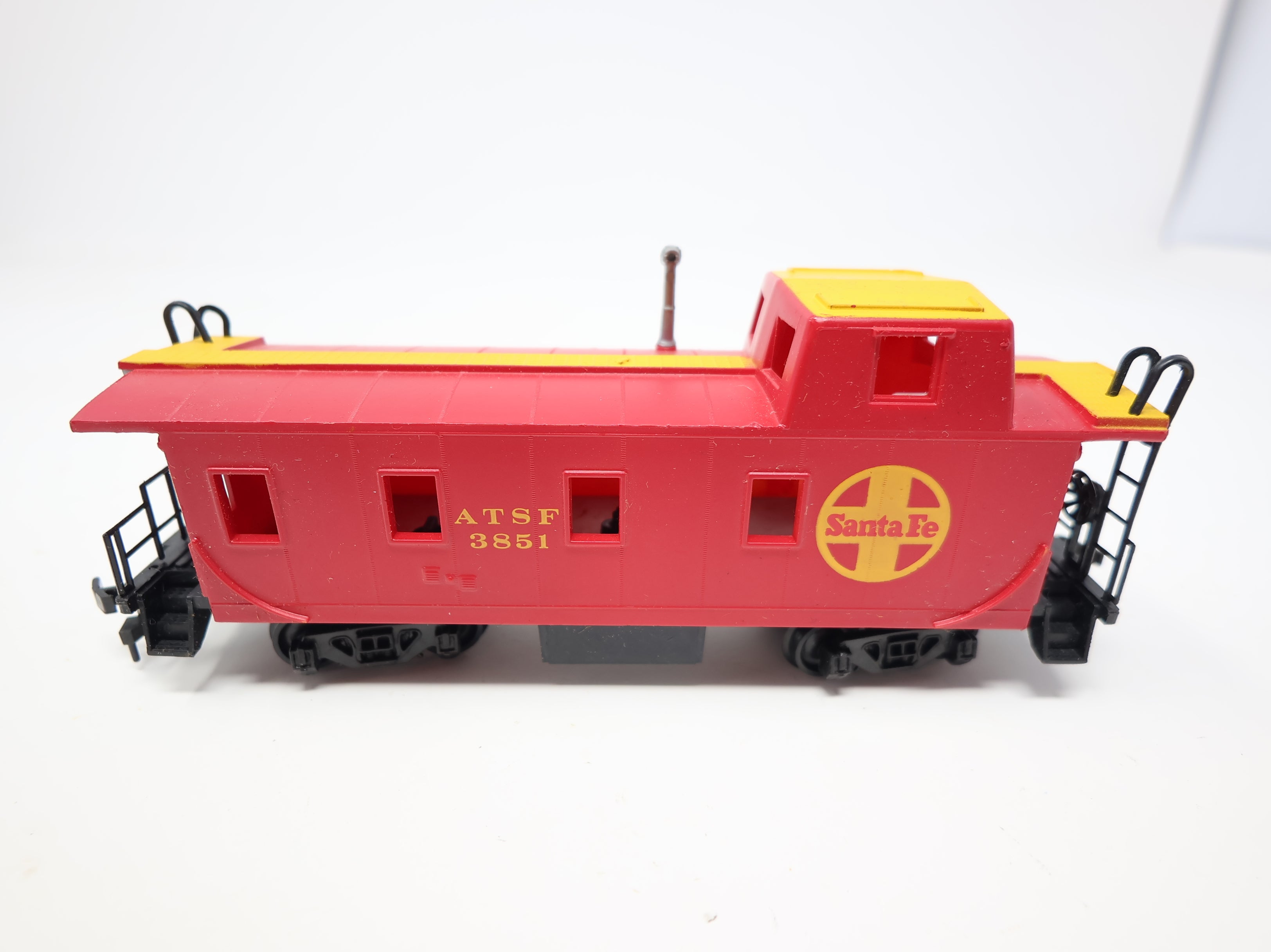 USED Bachmann HO Scale Caboose Santa Fe ATSF #3851