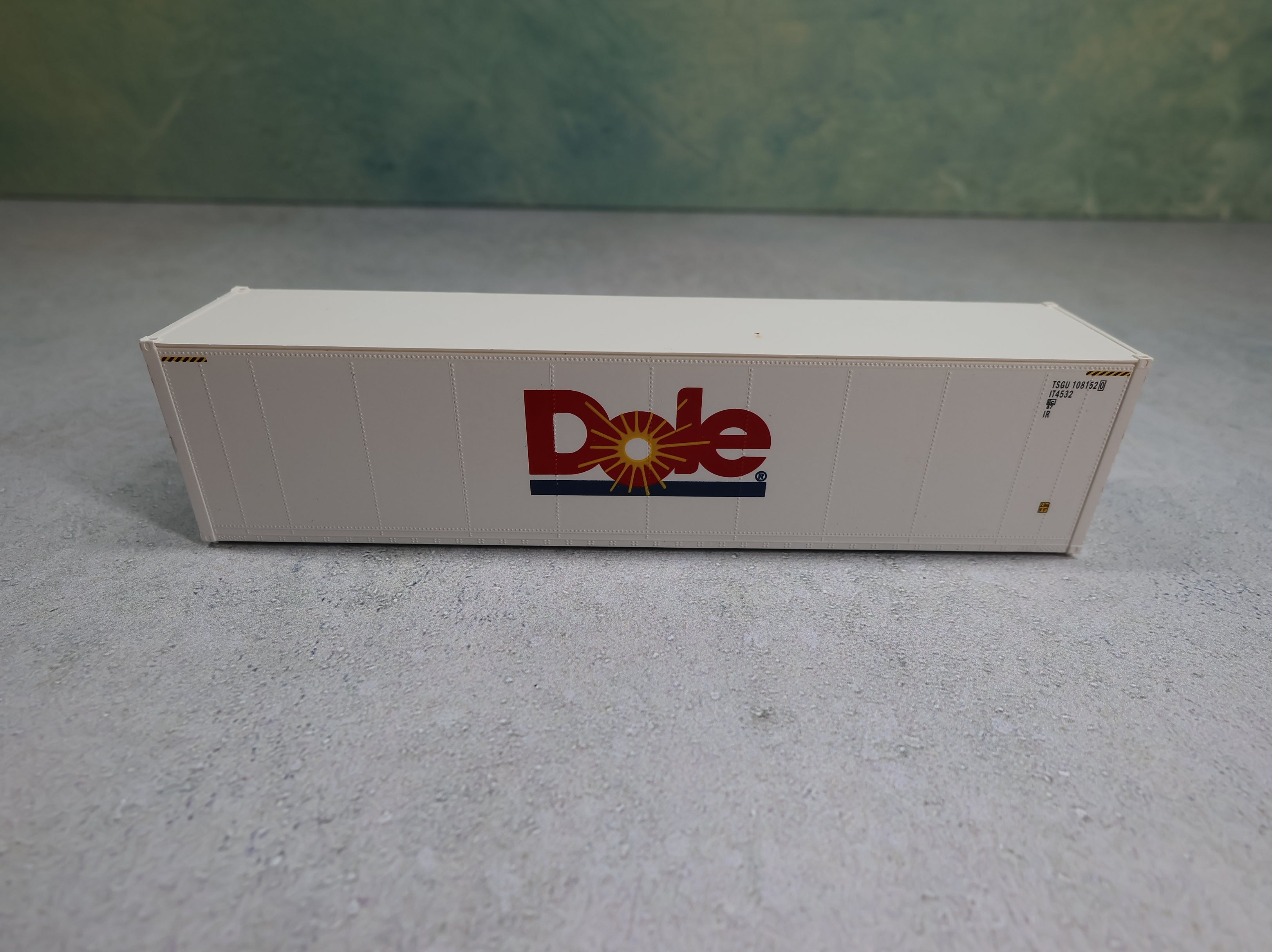 USED Walthers 949-8359 HO Scale 40' Hi-Cube Refrigerator Container Dole #108150