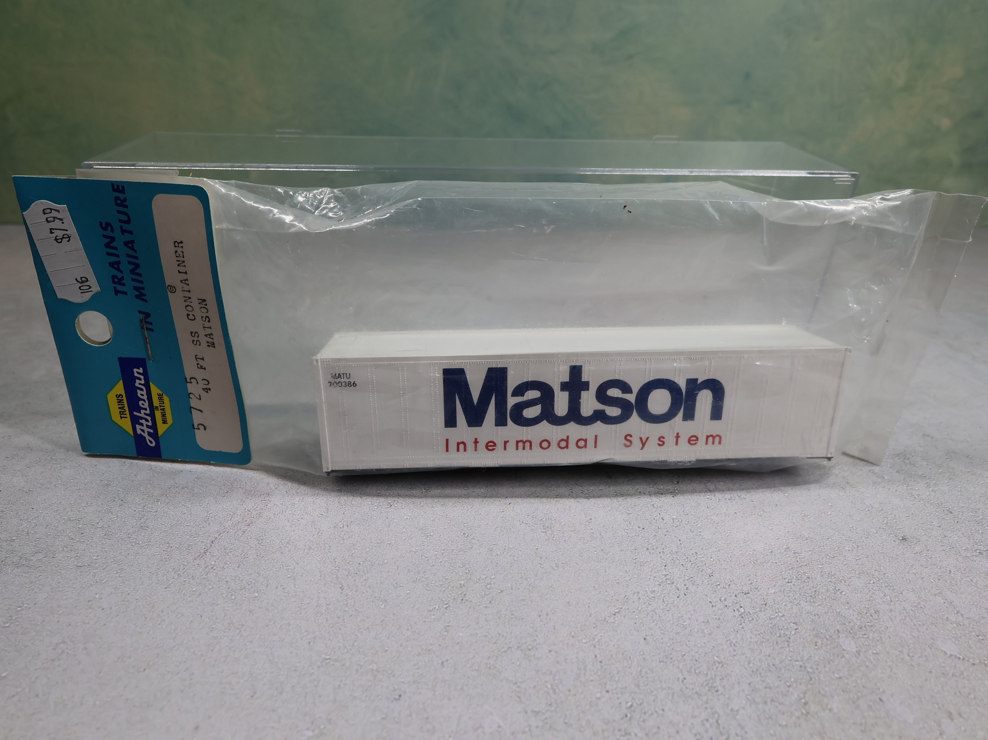 Athearn 5725 HO Scale 40' Smooth-Side Container Matson #200386