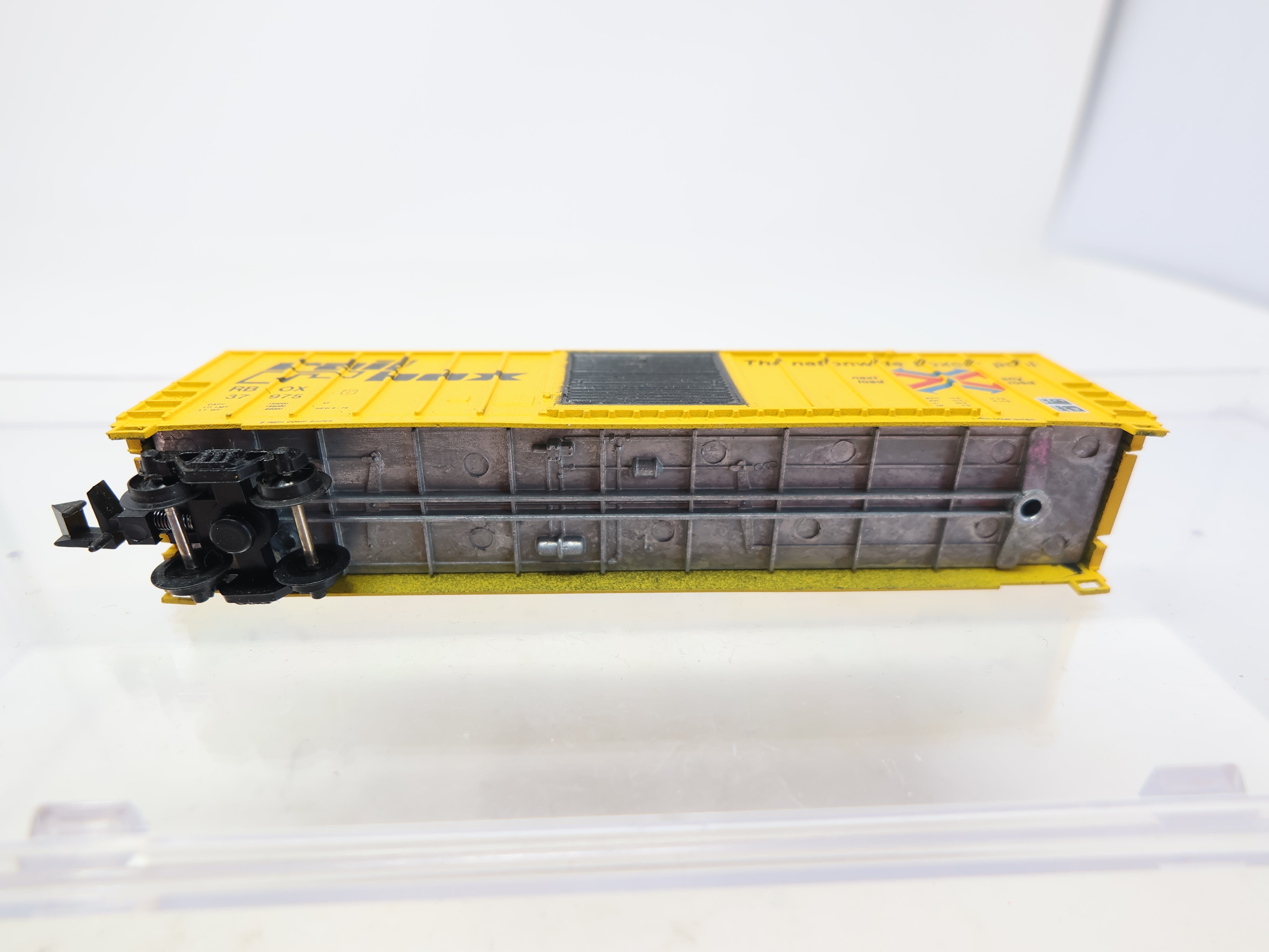 USED Roundhouse 8251 N Scale, 50' Box Car, Railbox RBOX #37975