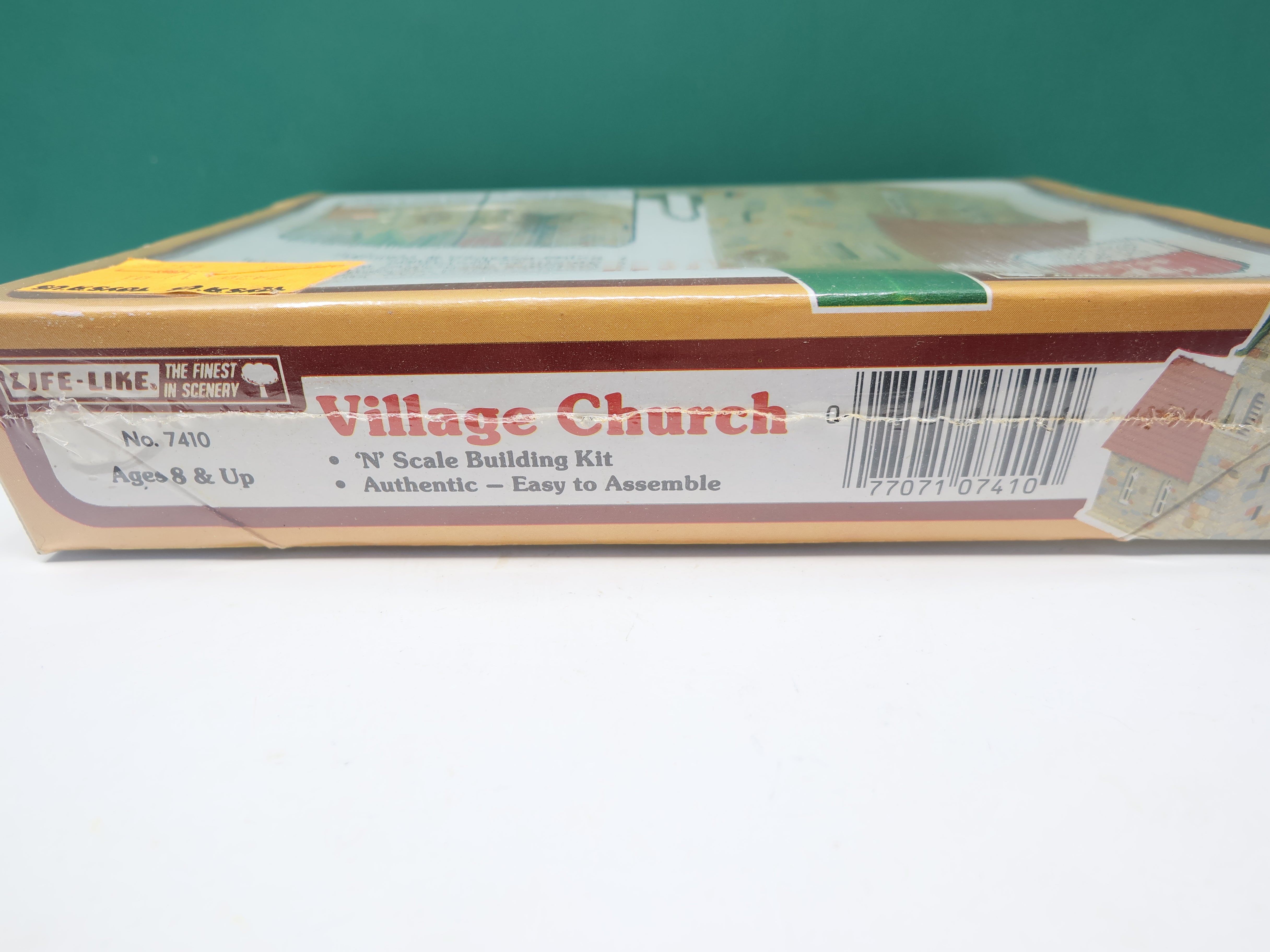 Life-Like 7410 N Scale, Village Church (KIT)