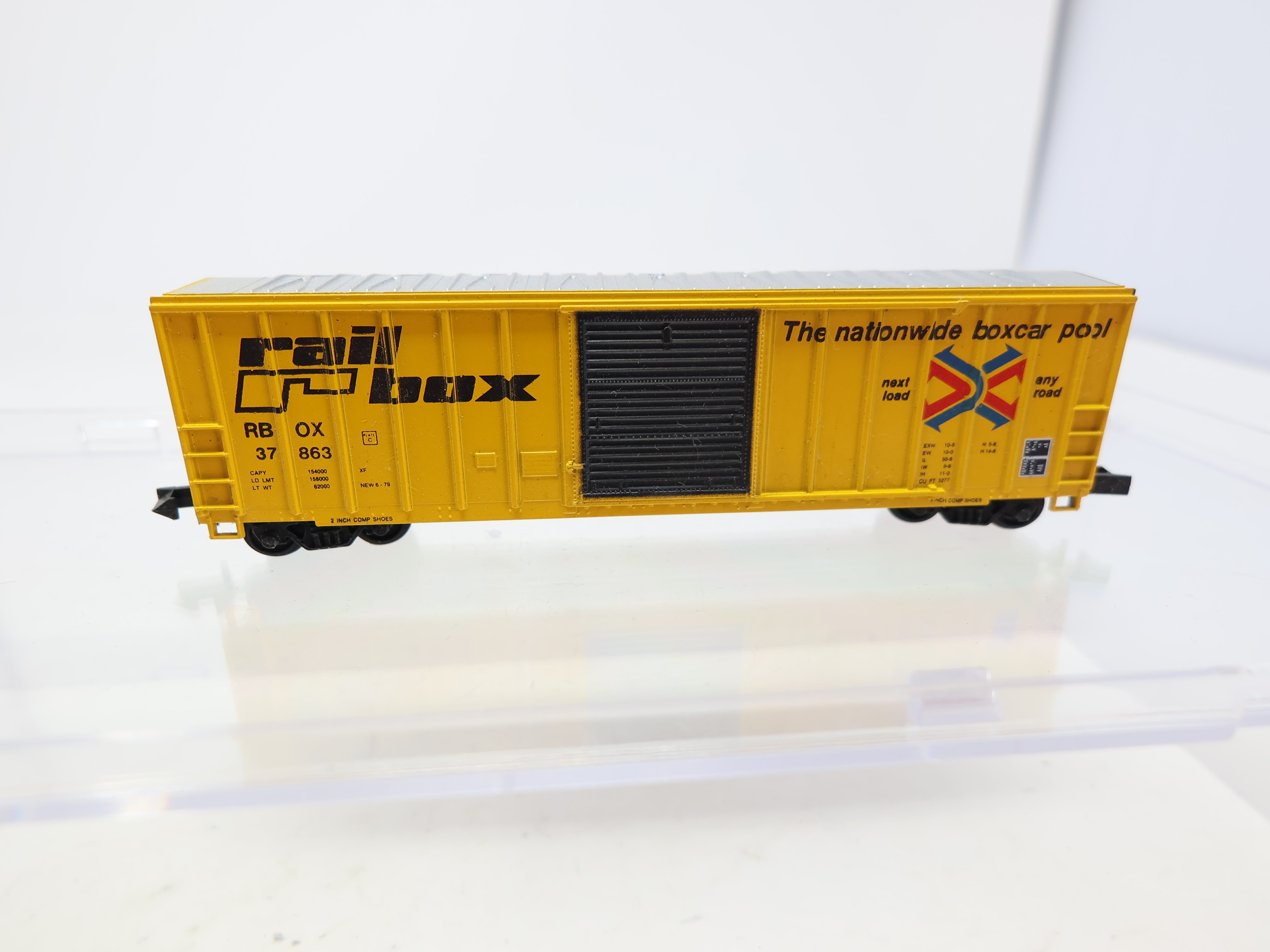 USED Roundhouse 8251 N Scale, 50' Box Car, Railbox RBOX #37863