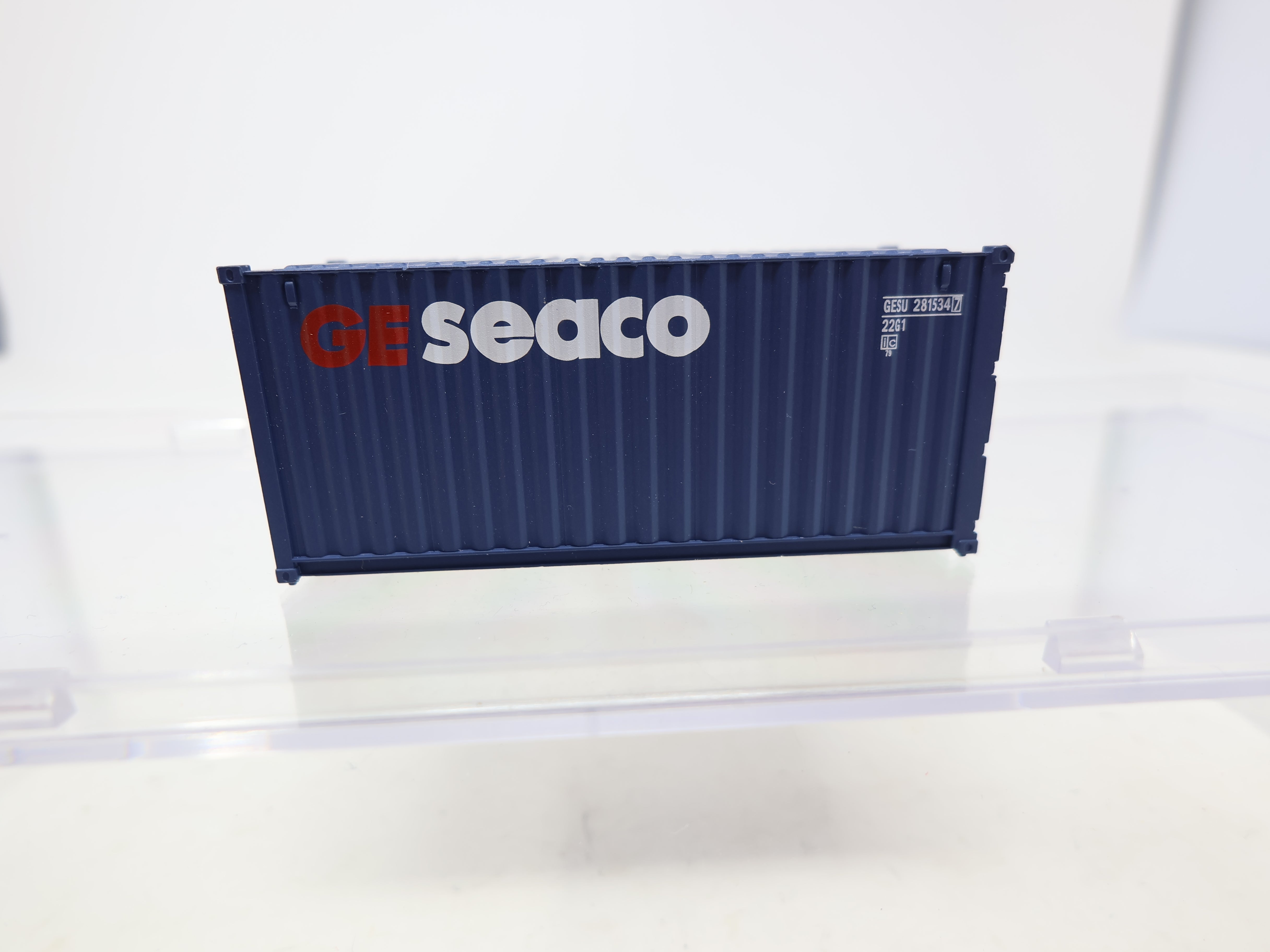 USED Walthers HO Scale, 20' Intermodal Container, GE Seaco GESU #2815347