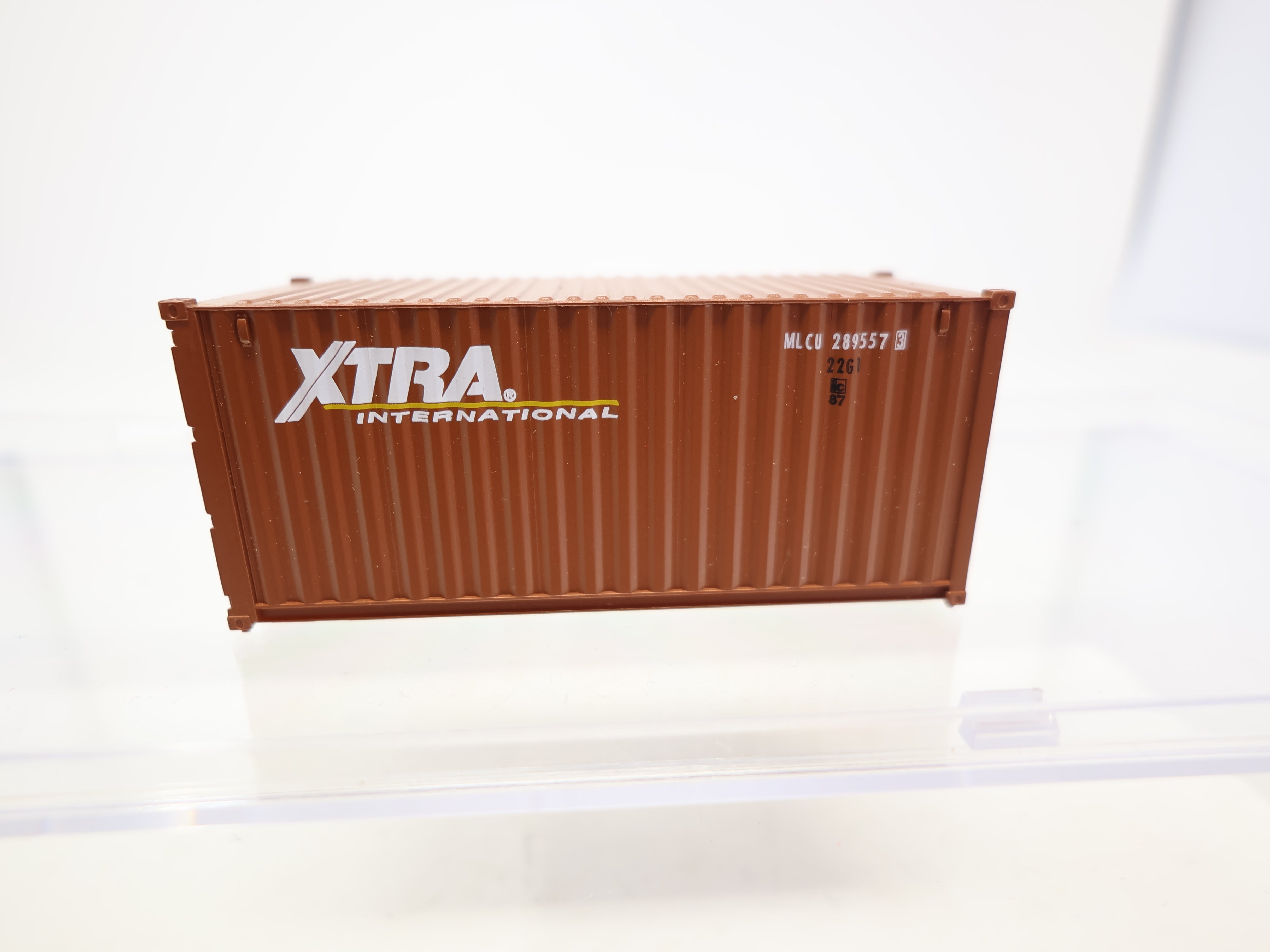 USED Walthers HO Scale, 20' Intermodal Container, Xtra International MLCU #2895573